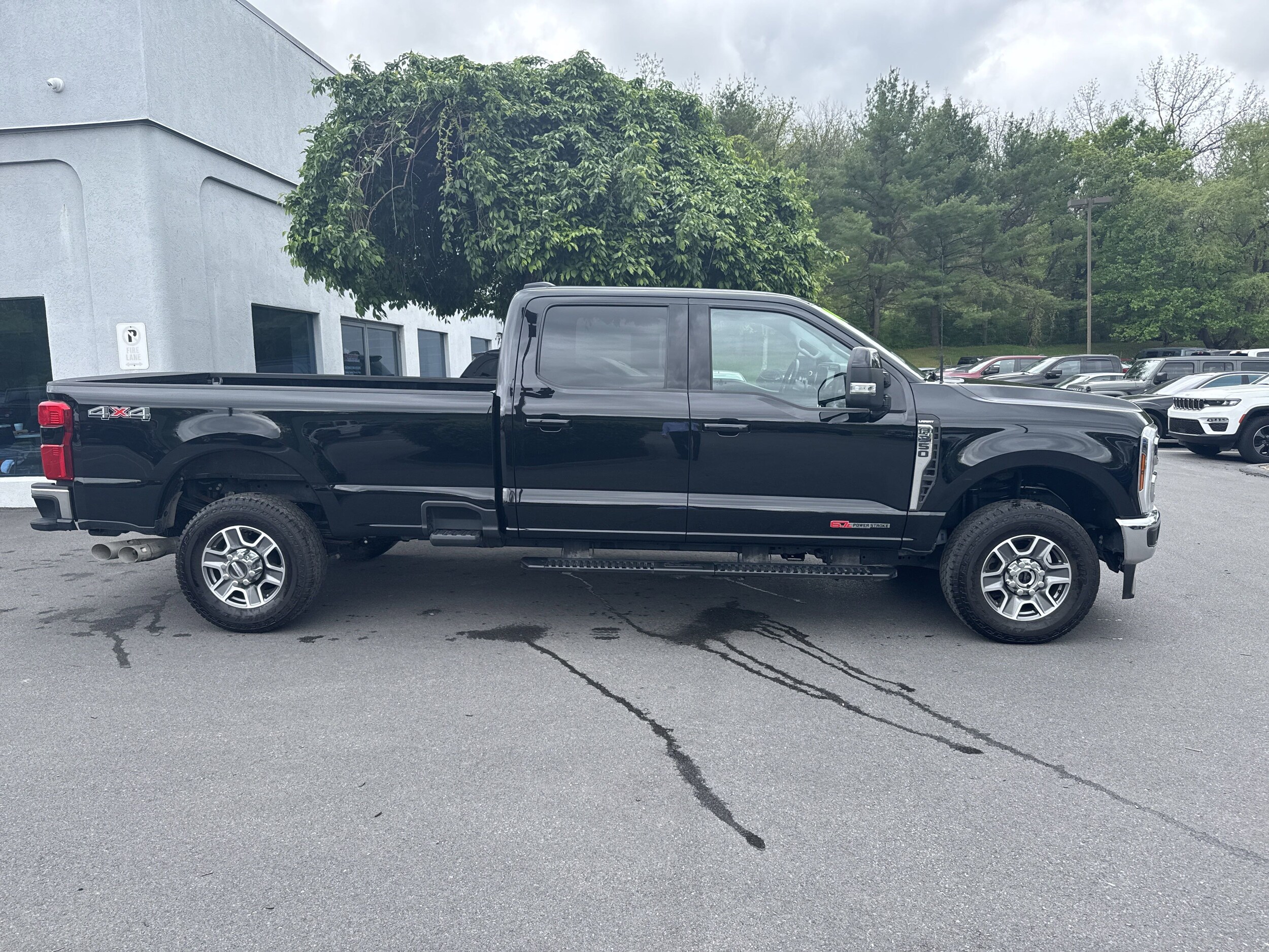 2024 Ford F-350 Lariat photo 2