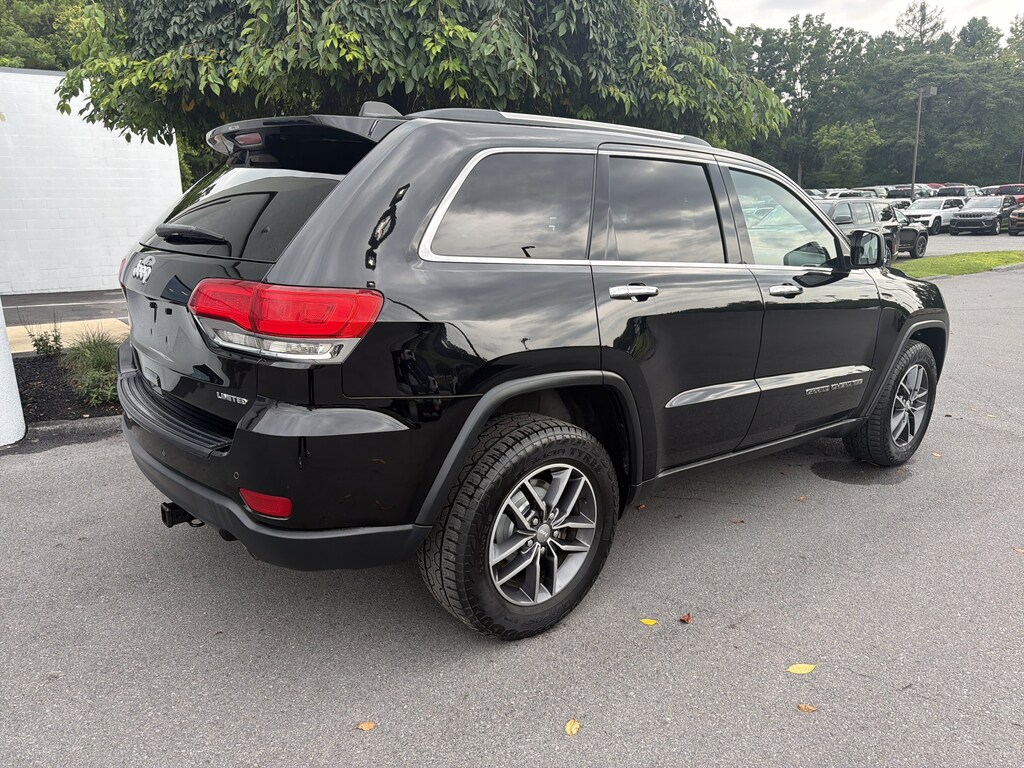 Used 2017 Jeep Grand Cherokee Limited 4x4 SUV