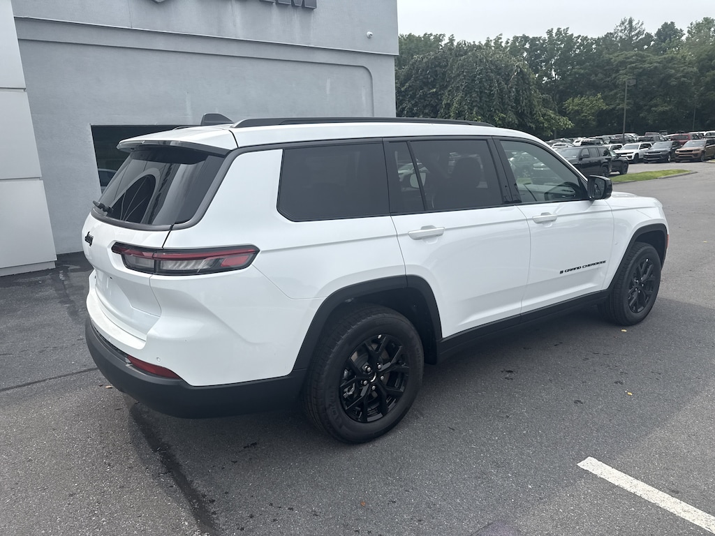 New 2026 Jeep Grand Cherokee L LAREDO ALTITUDE 4X4 Sport Utility