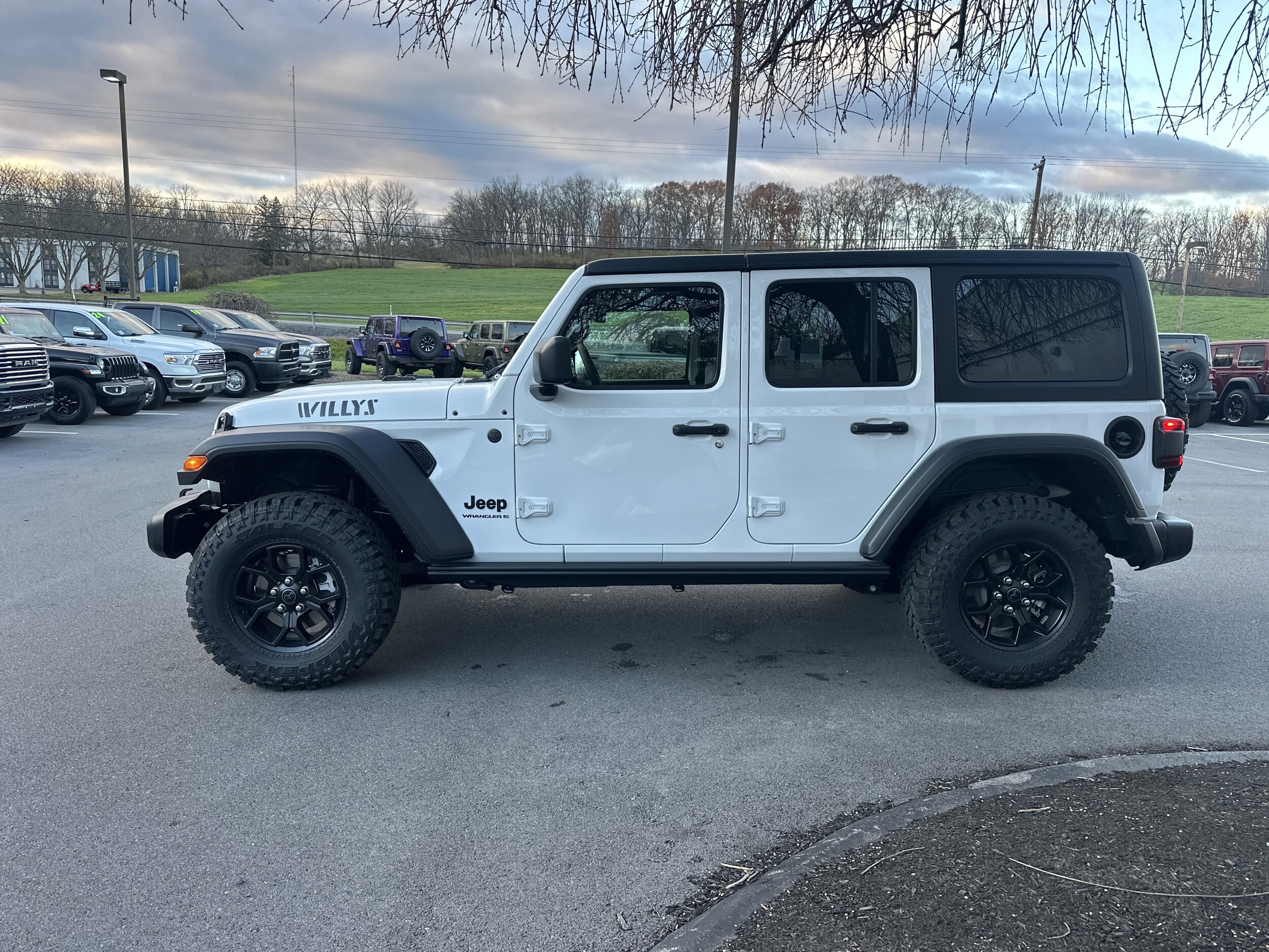 2026 Jeep Wrangler 4-Door Willys - Photo 7