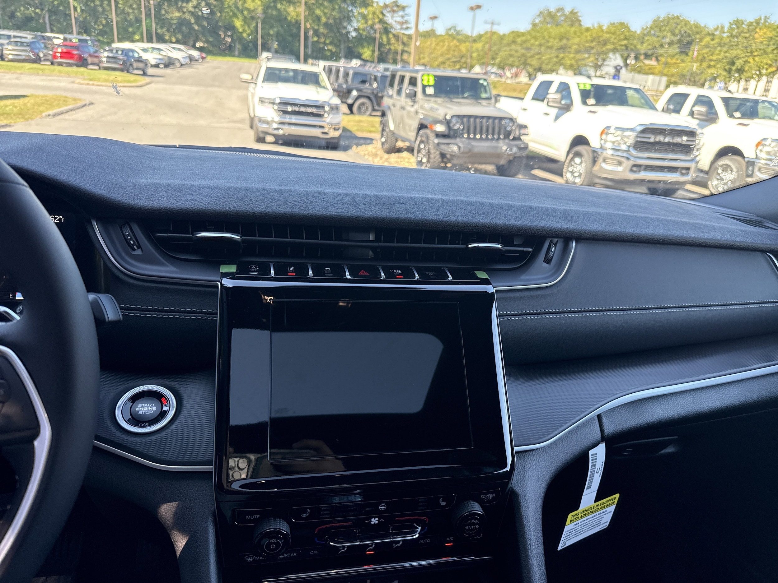 2025 Jeep Grand Cherokee Laredo - Photo 24