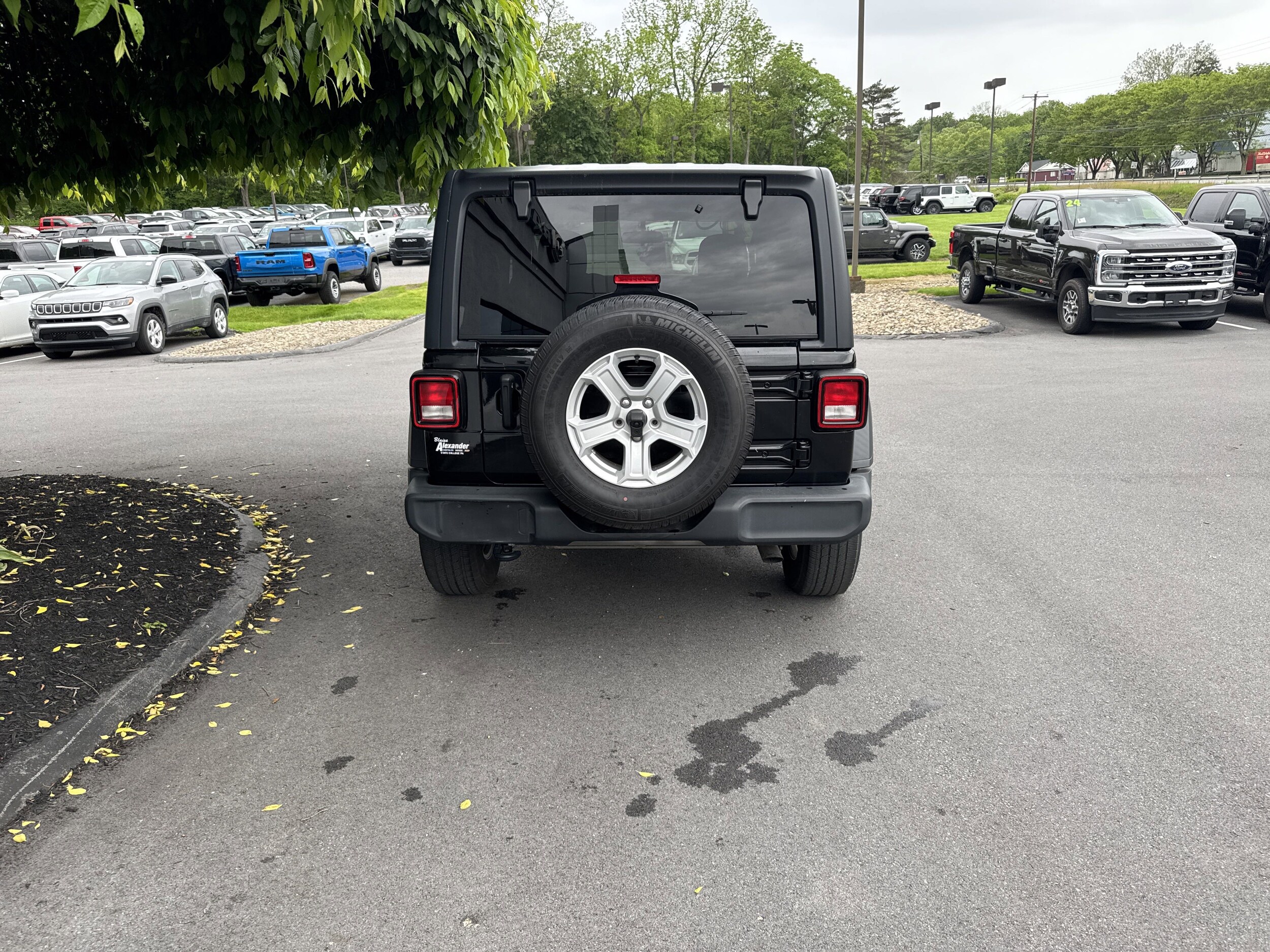 2021 Jeep Wrangler Sport S photo 3