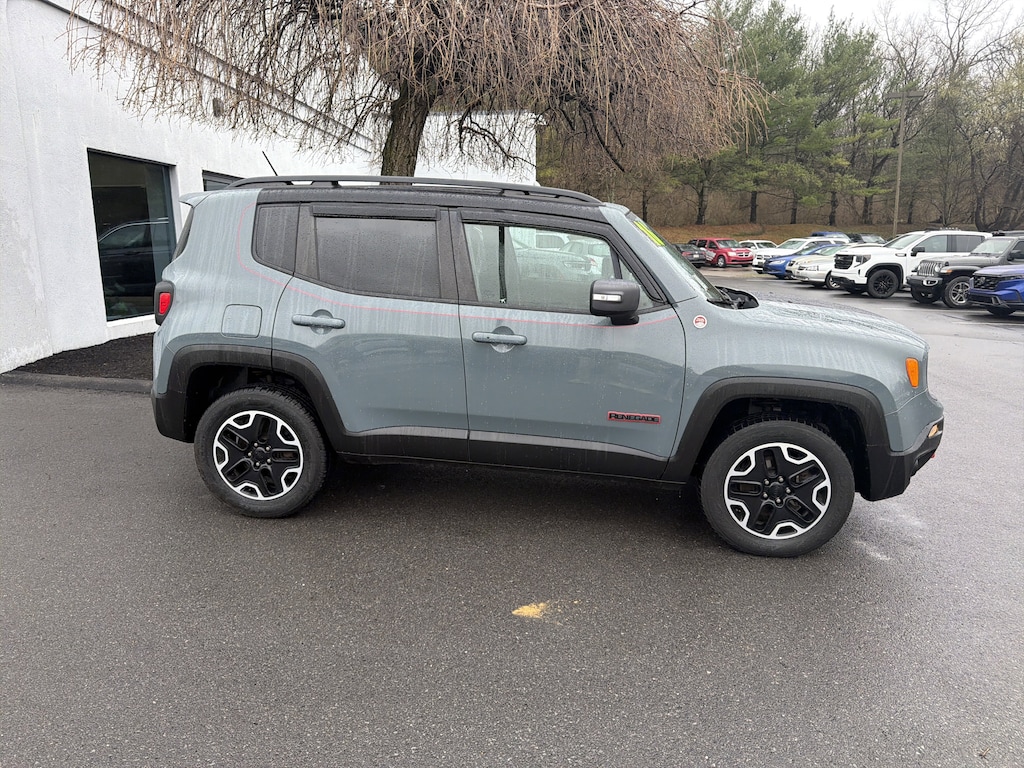 Used 2016 Jeep Renegade Trailhawk 4x4 SUV