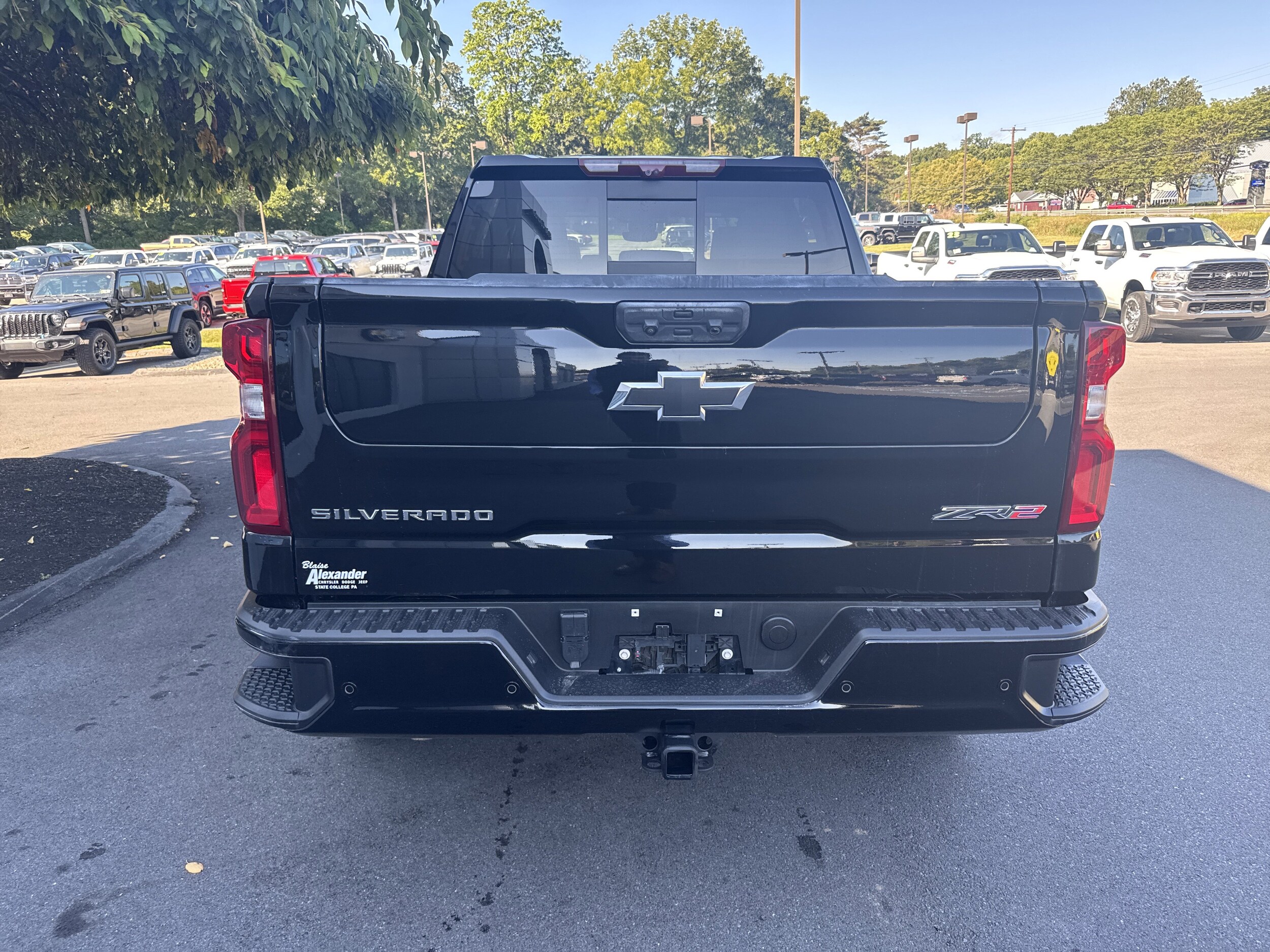 2023 Chevrolet Silverado 1500 ZR2 photo 2