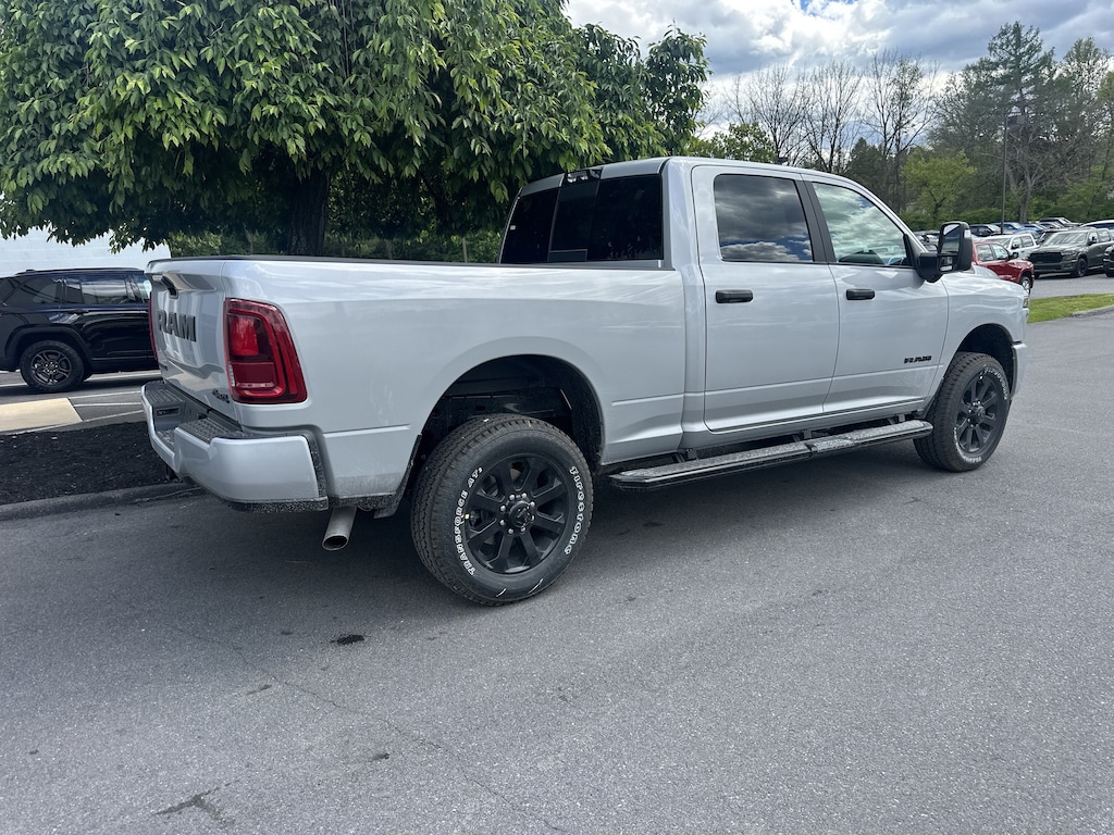 New 2026 Ram 2500 BIG HORN CREW CAB 4X4 6'4 BOX Pickup