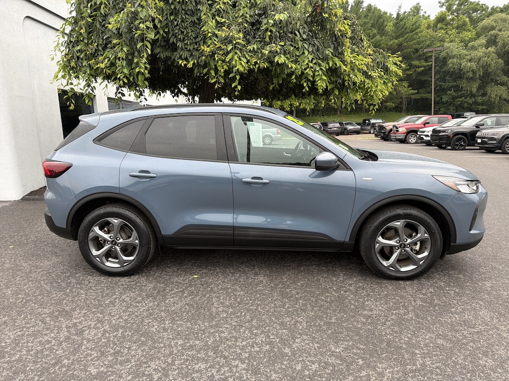 Used 2025 Ford Escape ST-Line Select SUV