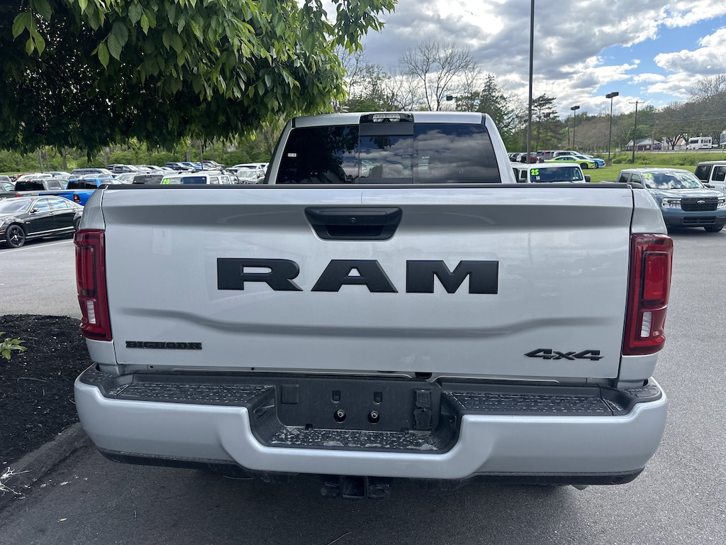 New 2026 Ram 2500 BIG HORN CREW CAB 4X4 6'4 BOX Pickup