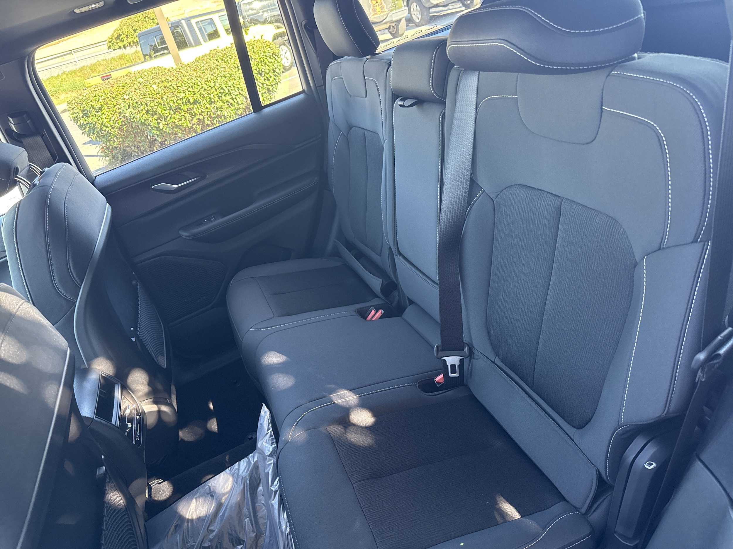 2025 Jeep Grand Cherokee Laredo - Photo 13