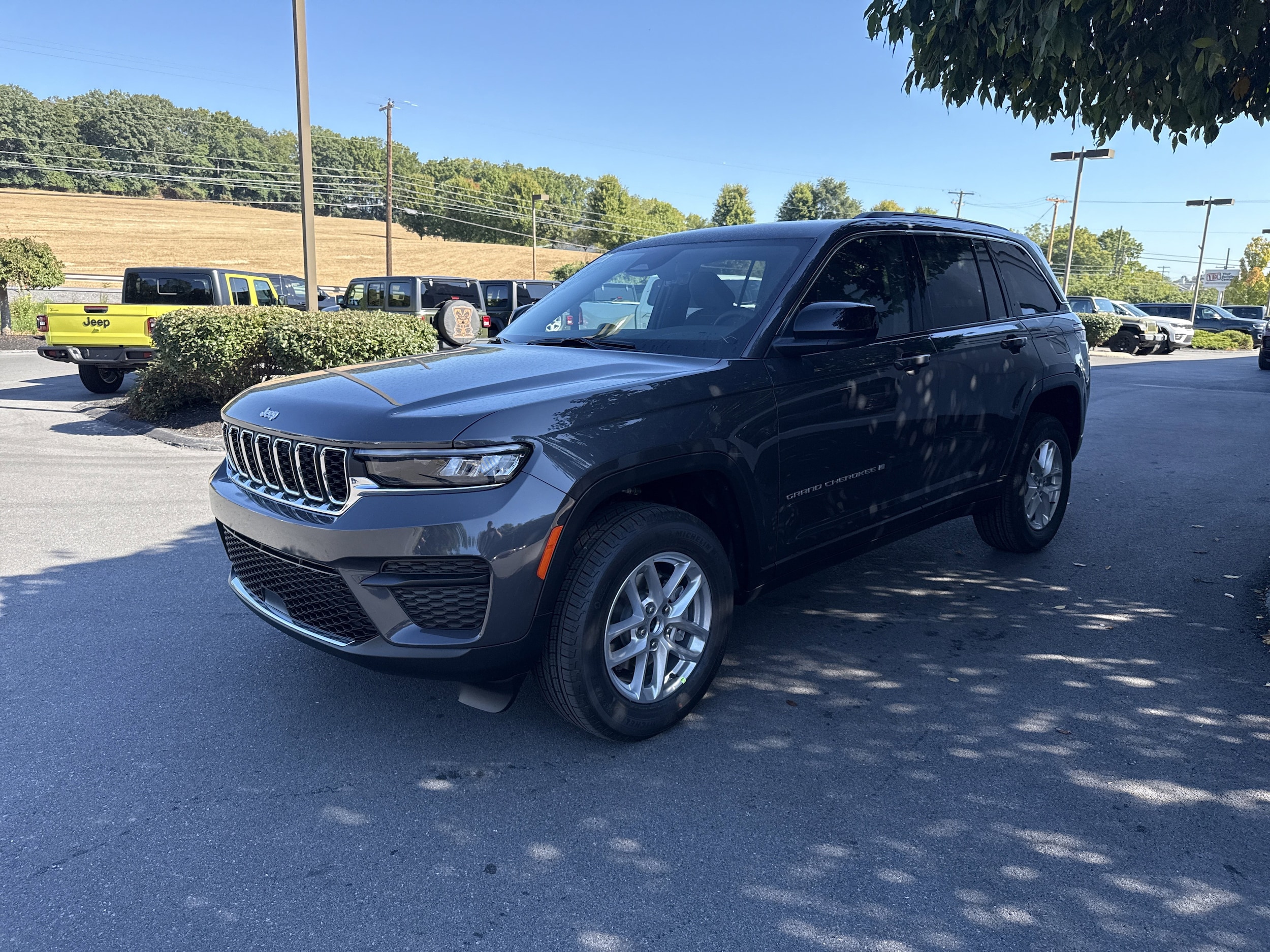 2025 Jeep Grand Cherokee Laredo - Photo 8
