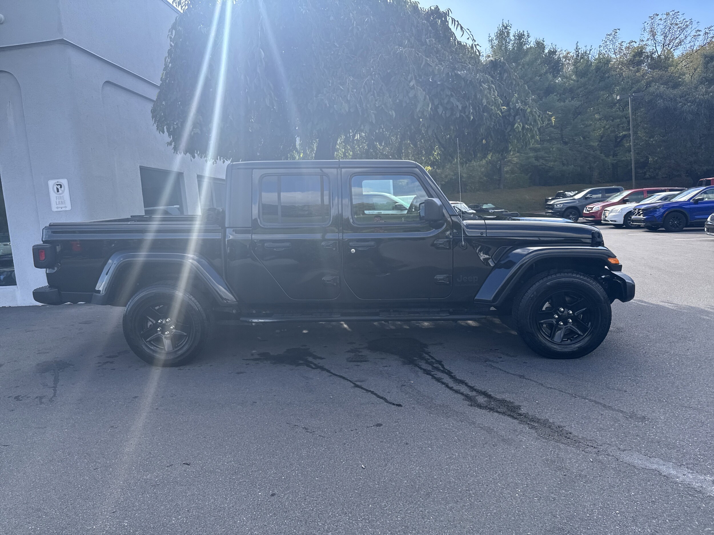 2021 Jeep Gladiator Sport S photo 2