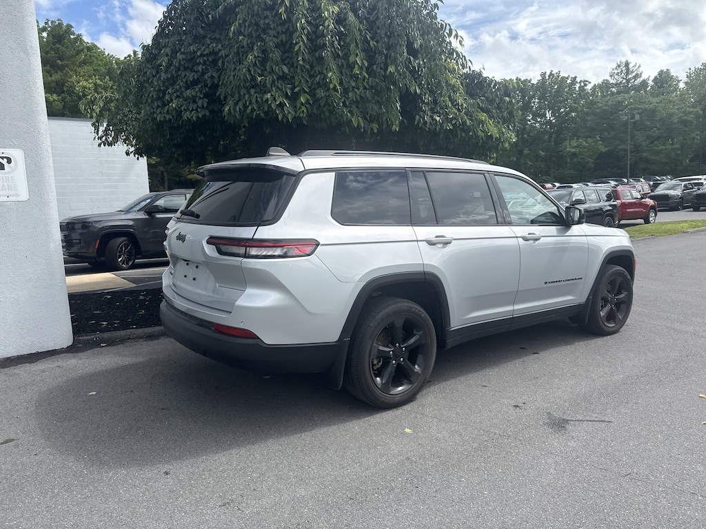 Used 2023 Jeep Grand Cherokee L Laredo SUV