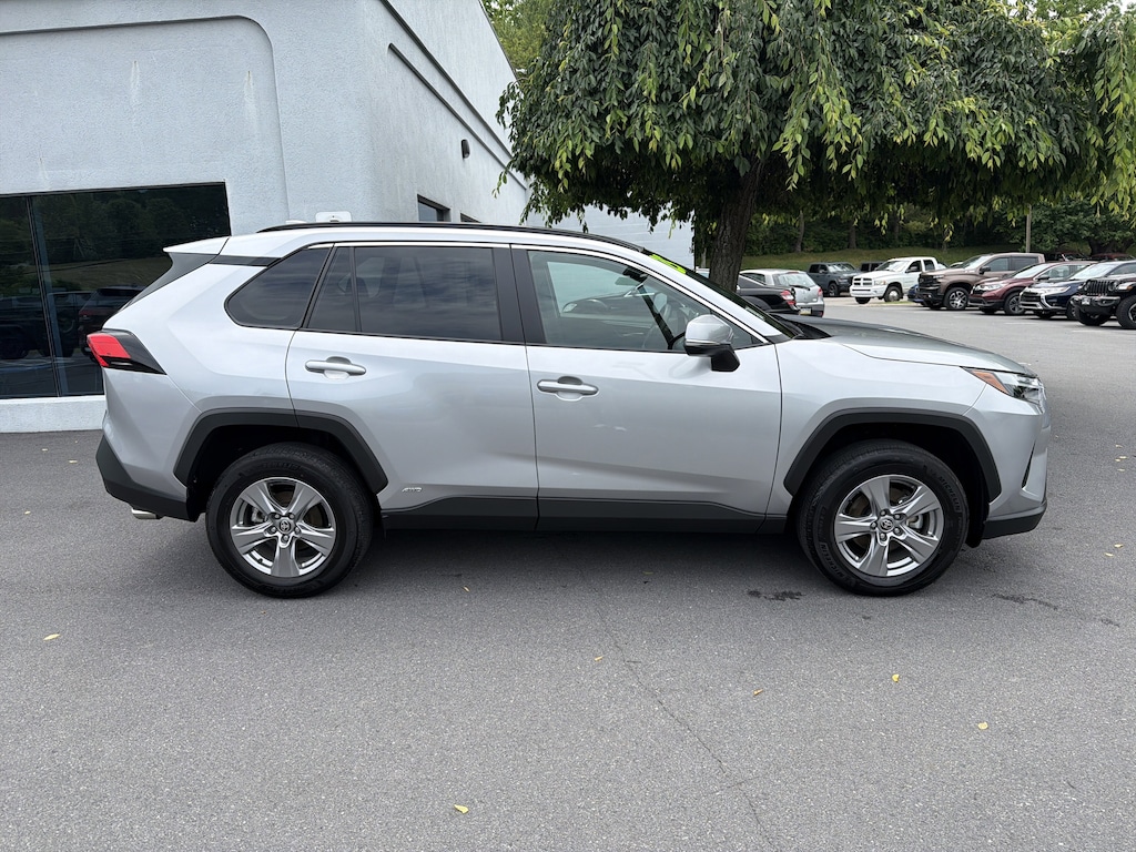 Used 2025 Toyota RAV4 Hybrid XLE SUV