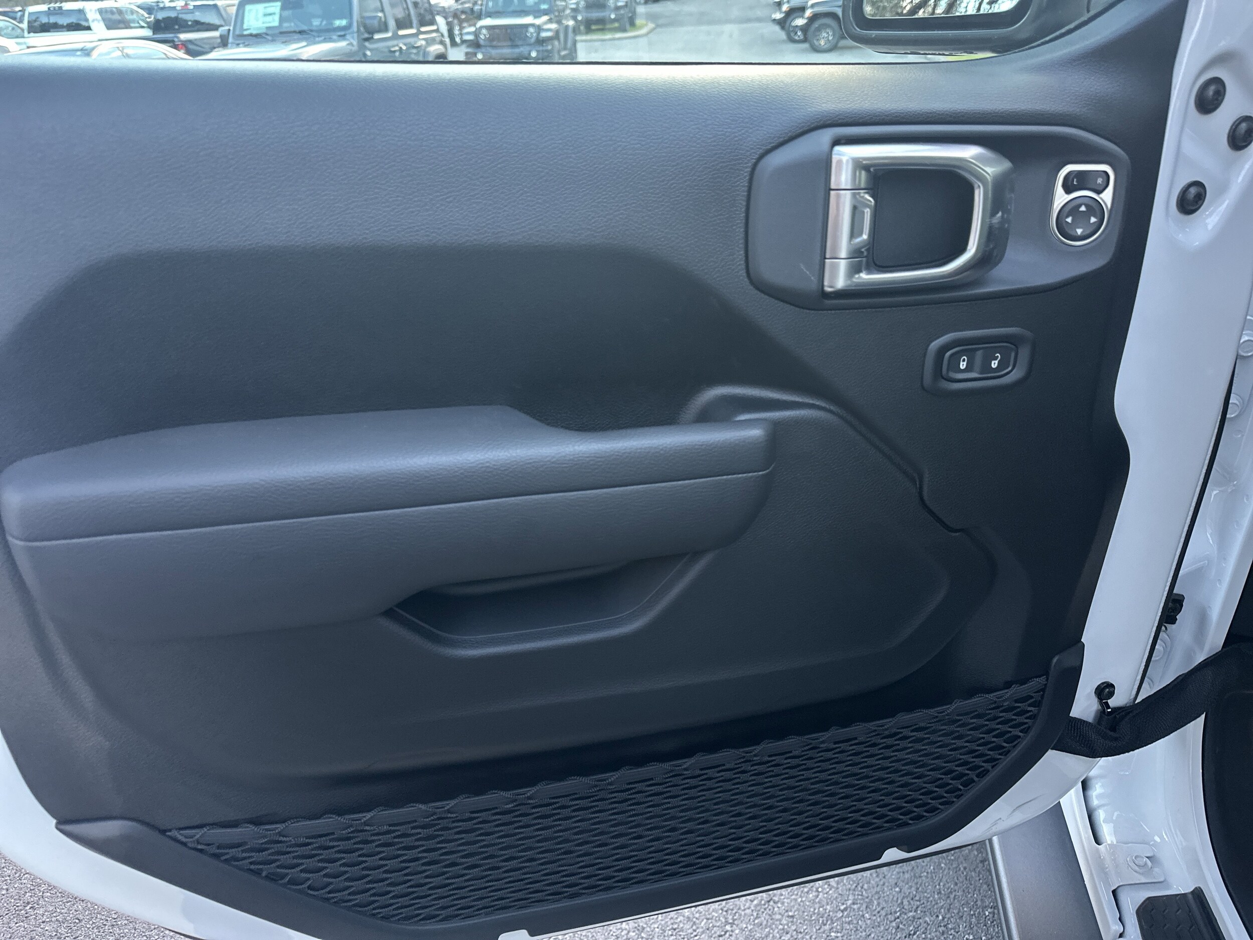 2026 Jeep Wrangler 4-Door Willys - Photo 15