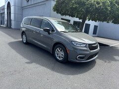 2025 Chrysler Pacifica SELECT Passenger Van