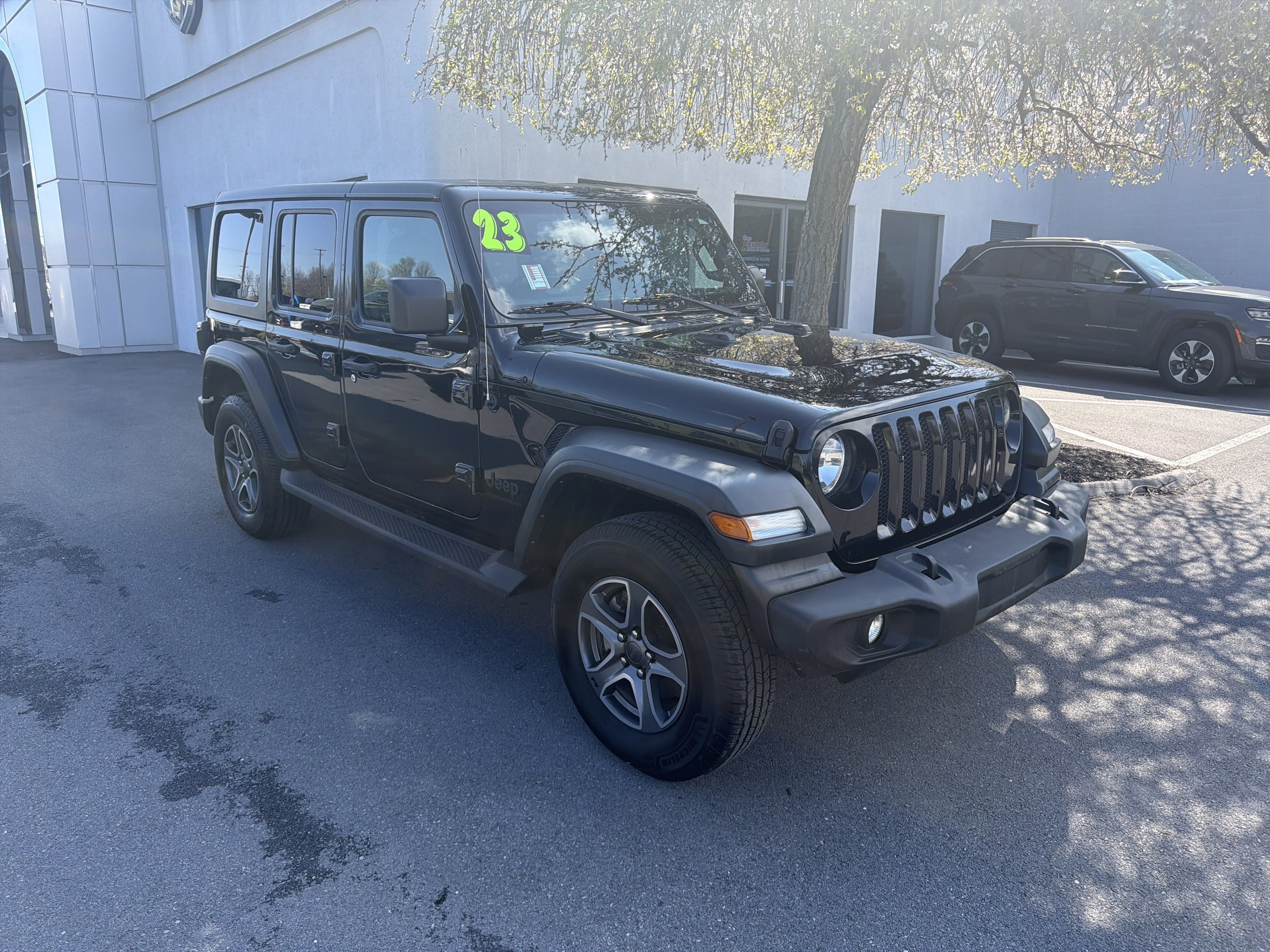 2023 Jeep Wrangler Sport S's photo