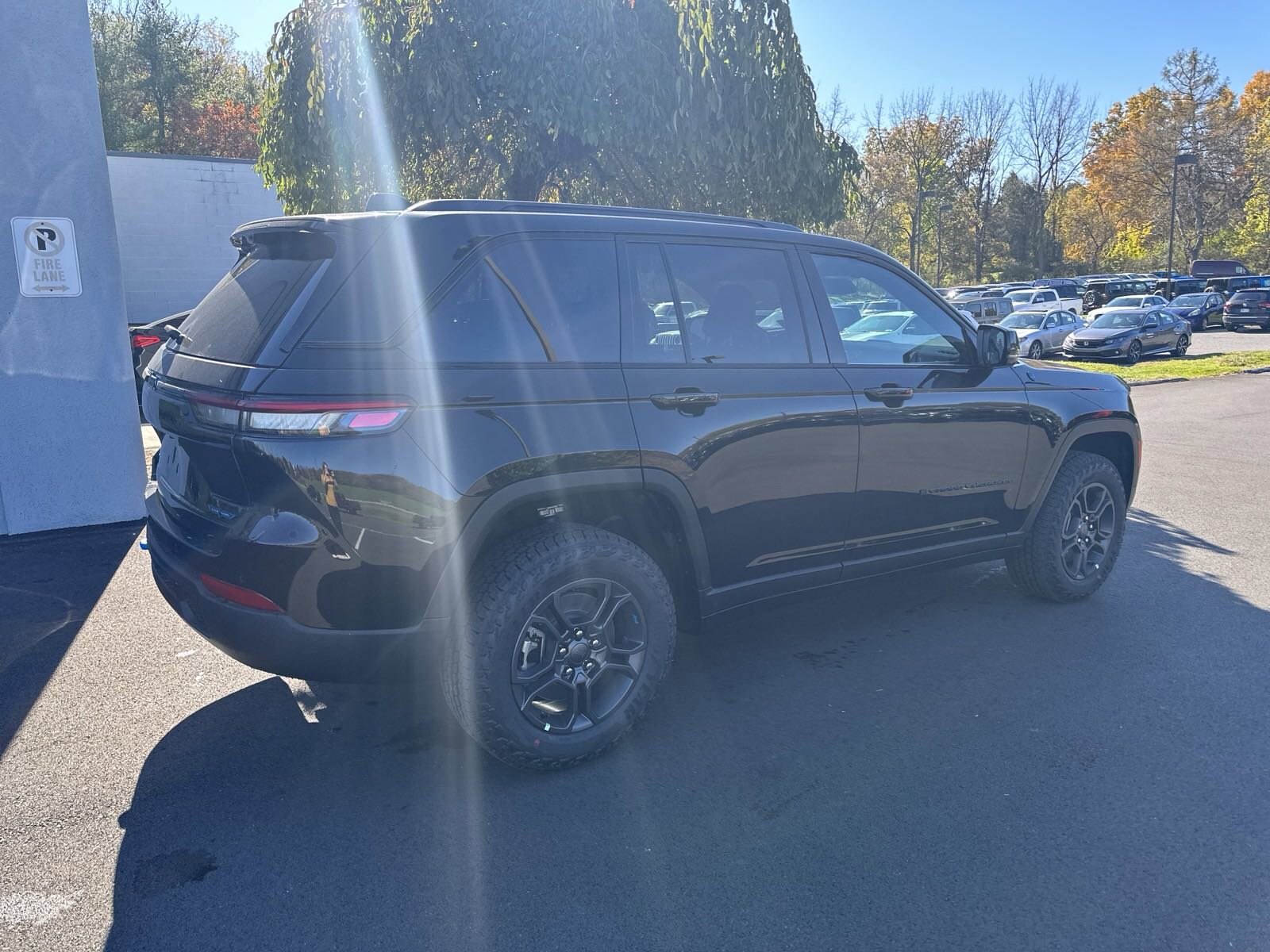 2024 Jeep Cherokee 4xe photo 3