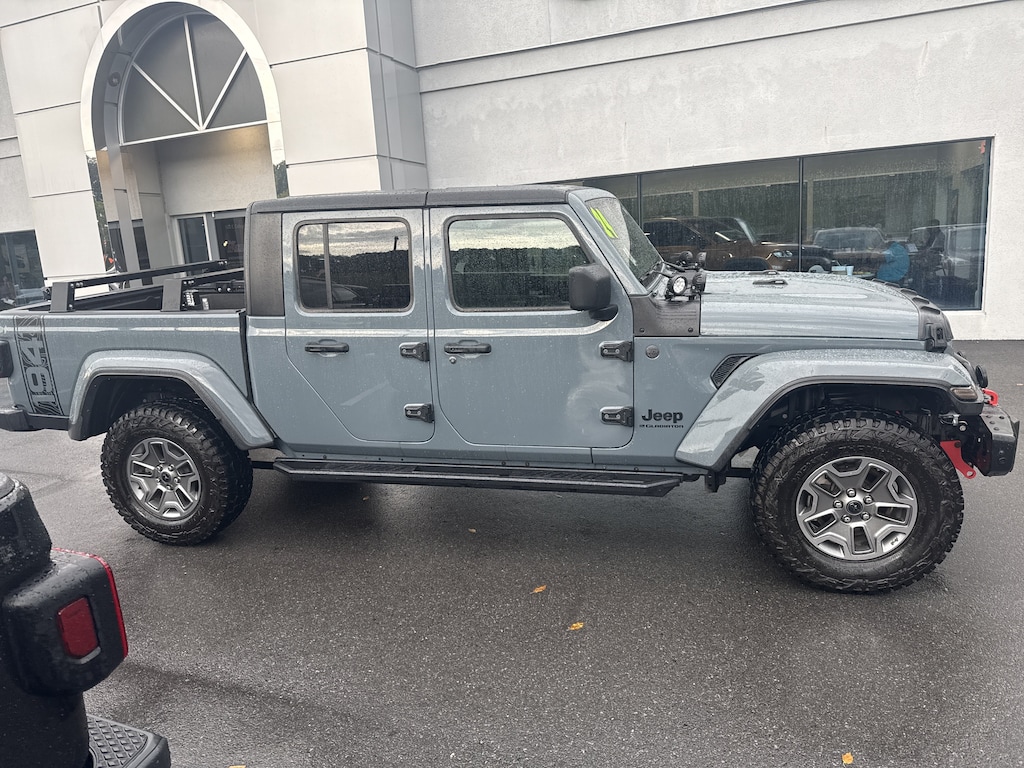 Used 2024 Jeep Gladiator Sport Truck Crew Cab