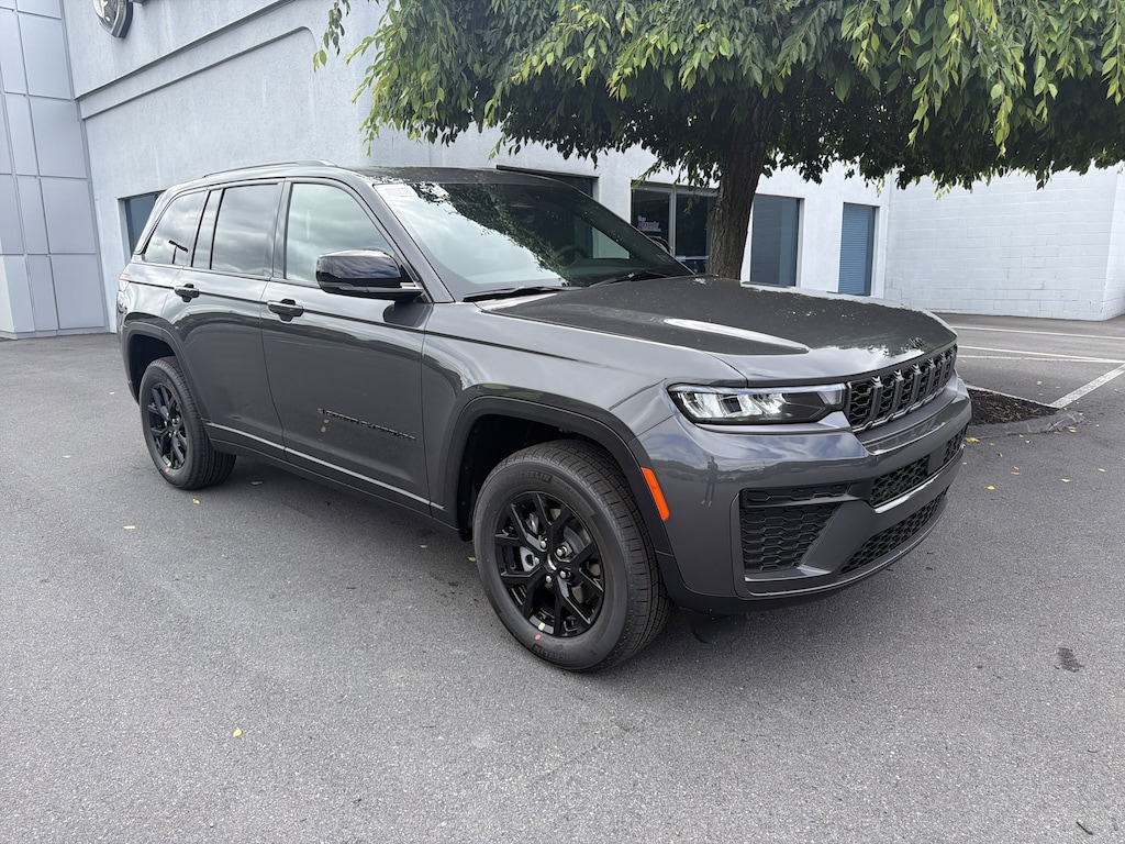 New 2026 Jeep Grand Cherokee LAREDO ALTITUDE 4X4 Sport Utility