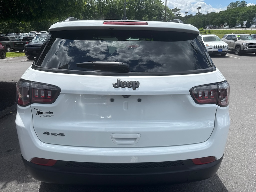 Used 2025 Jeep Compass Latitude SUV
