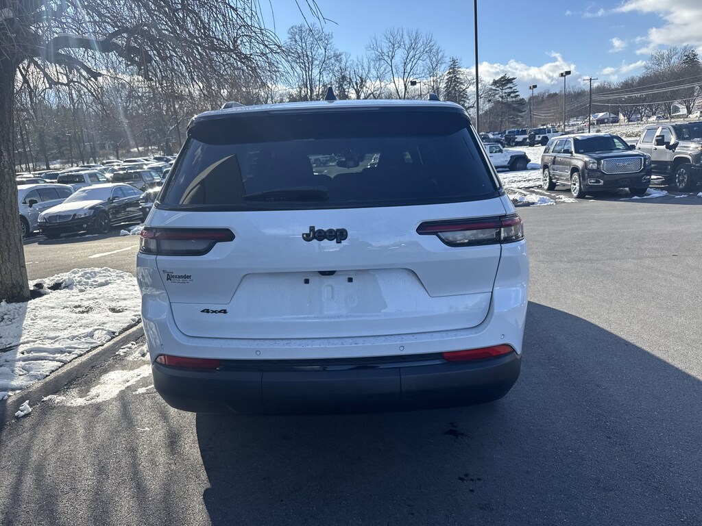 Used 2023 Jeep Grand Cherokee L Laredo SUV