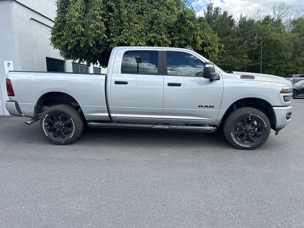 New 2026 Ram 2500 BIG HORN CREW CAB 4X4 6'4 BOX Pickup