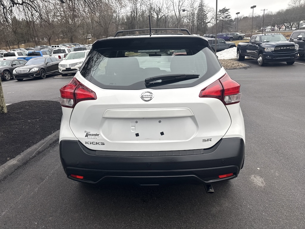 Used 2018 Nissan Kicks SR SUV