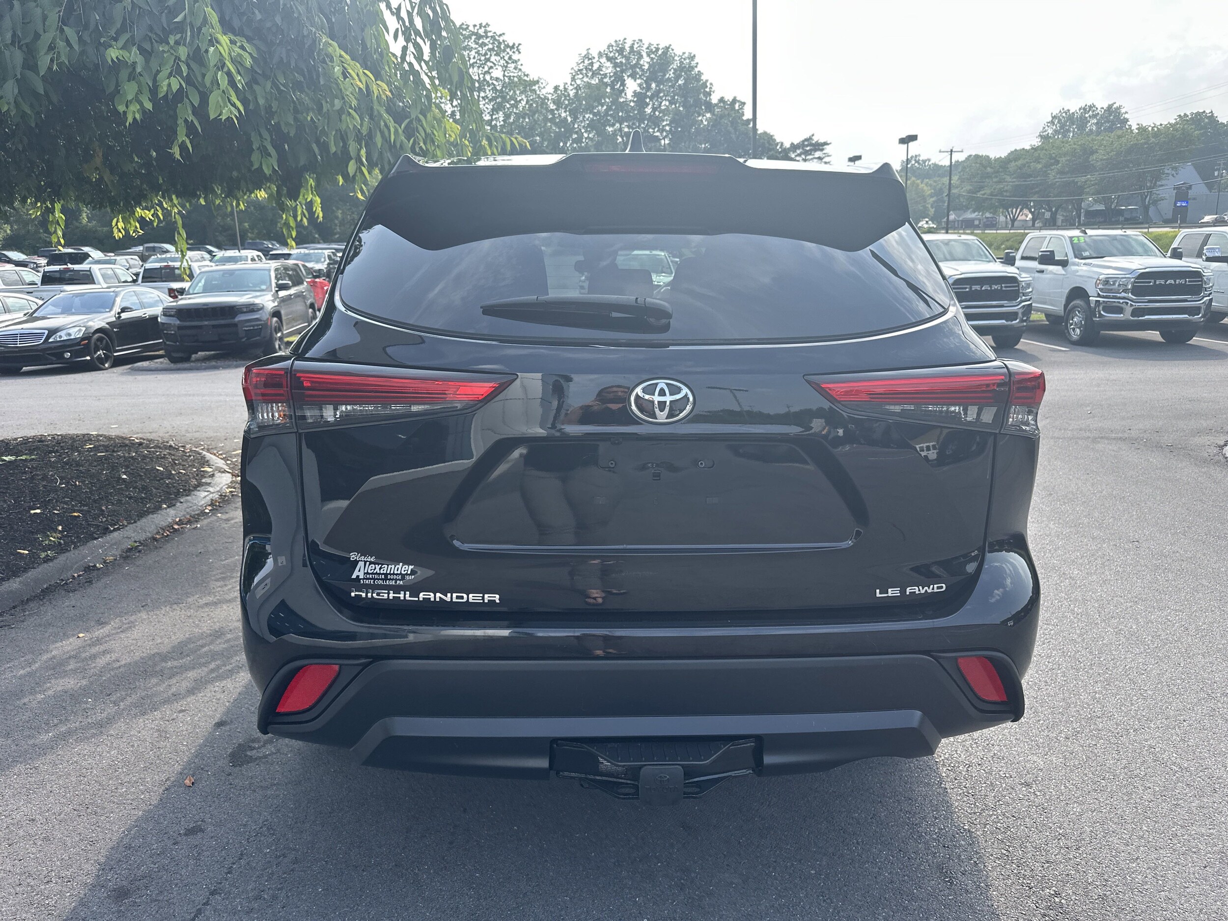 2022 Toyota Highlander LE SE photo 4