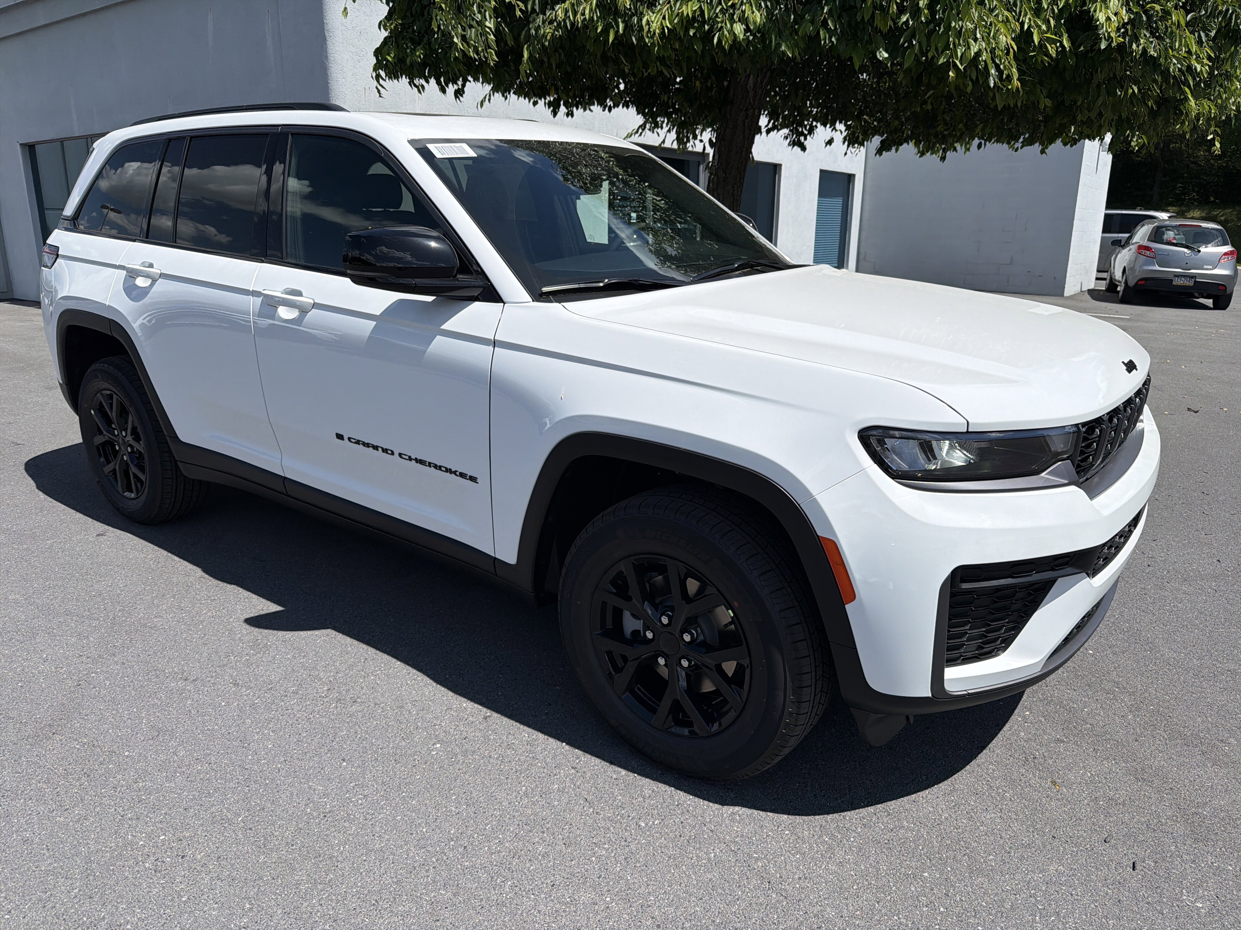 2026 Jeep Grand Cherokee LAREDO 4X4 Sport Utility