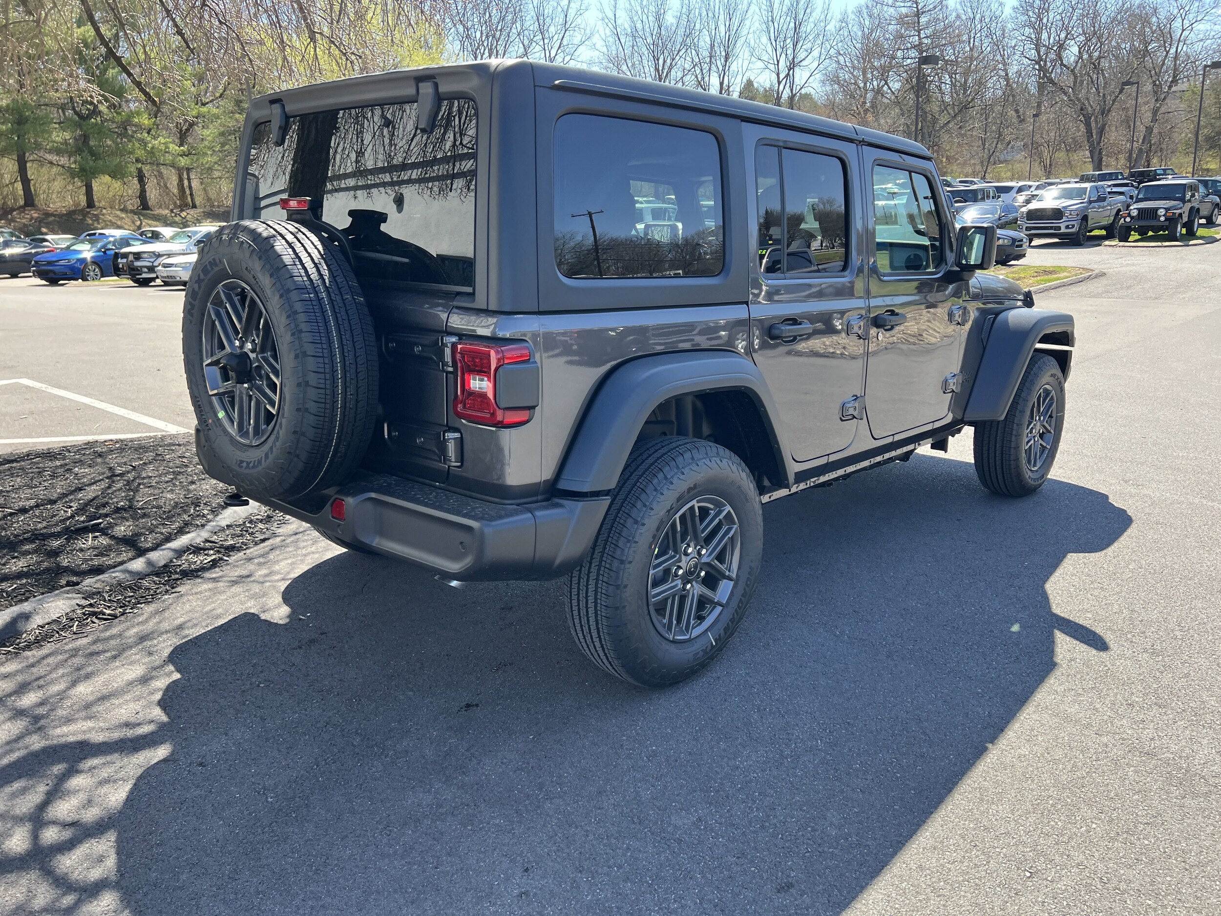 2025 Jeep Wrangler Sport photo 3