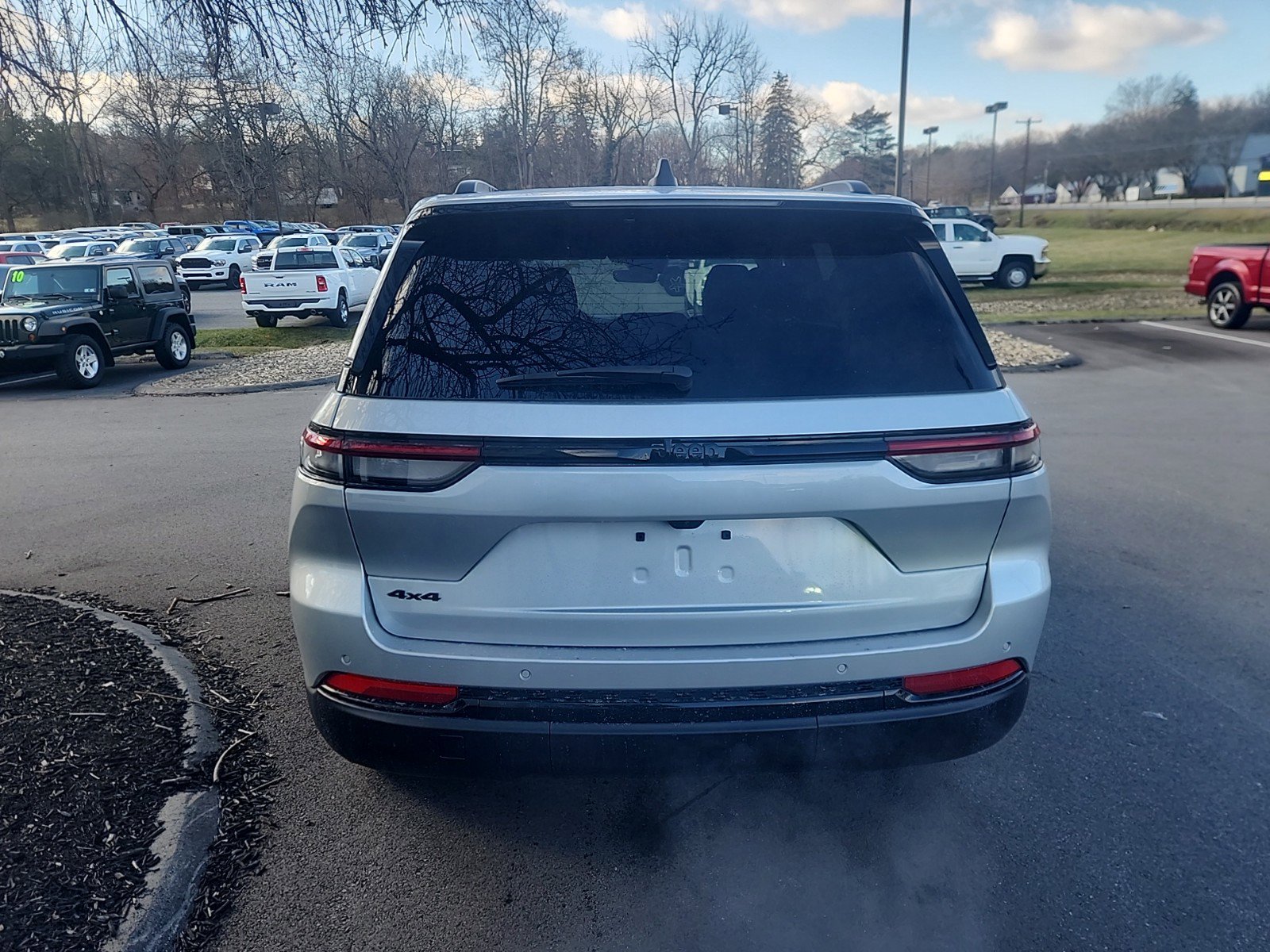 2025 Jeep Grand Cherokee Altitude X photo 4