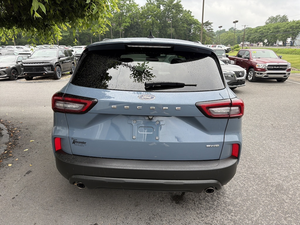Used 2025 Ford Escape ST-Line Select SUV