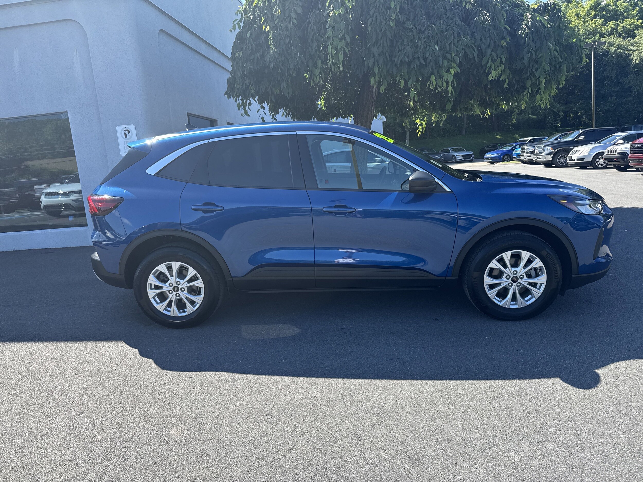 2023 Ford Escape Active photo 2