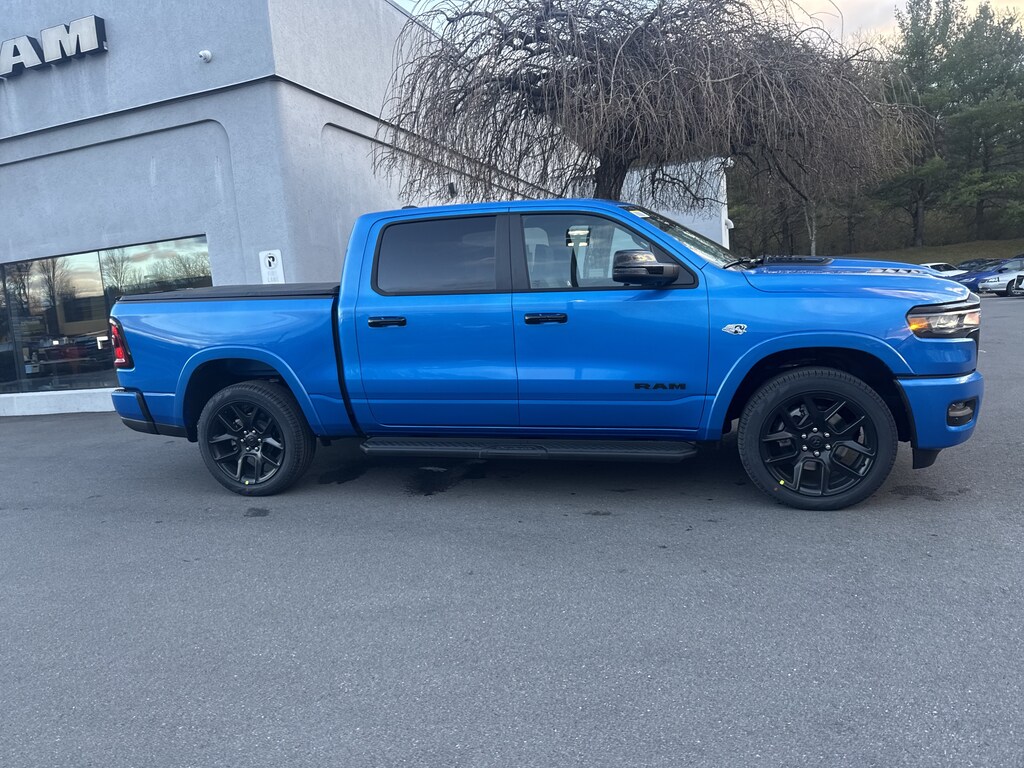 New 2026 Ram 1500 LARAMIE CREW CAB 4X4 5'7 BOX Pickup