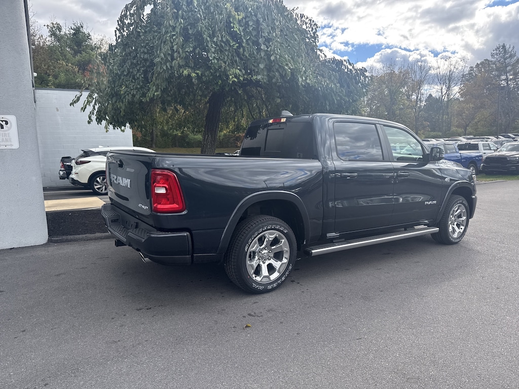 New 2026 Ram 1500 BIG HORN CREW CAB 4X4 5'7 BOX Pickup