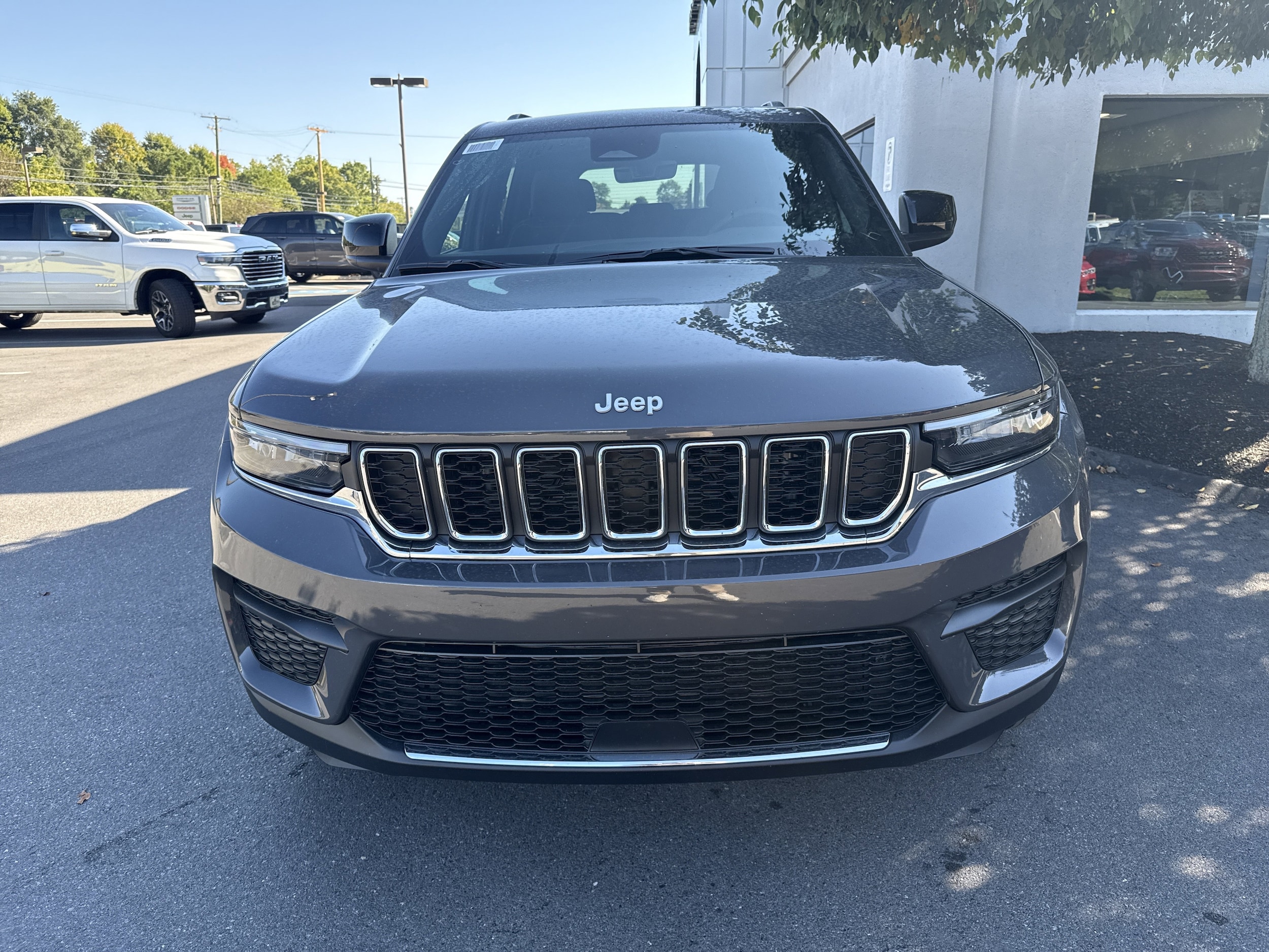 2025 Jeep Grand Cherokee Laredo - Photo 9