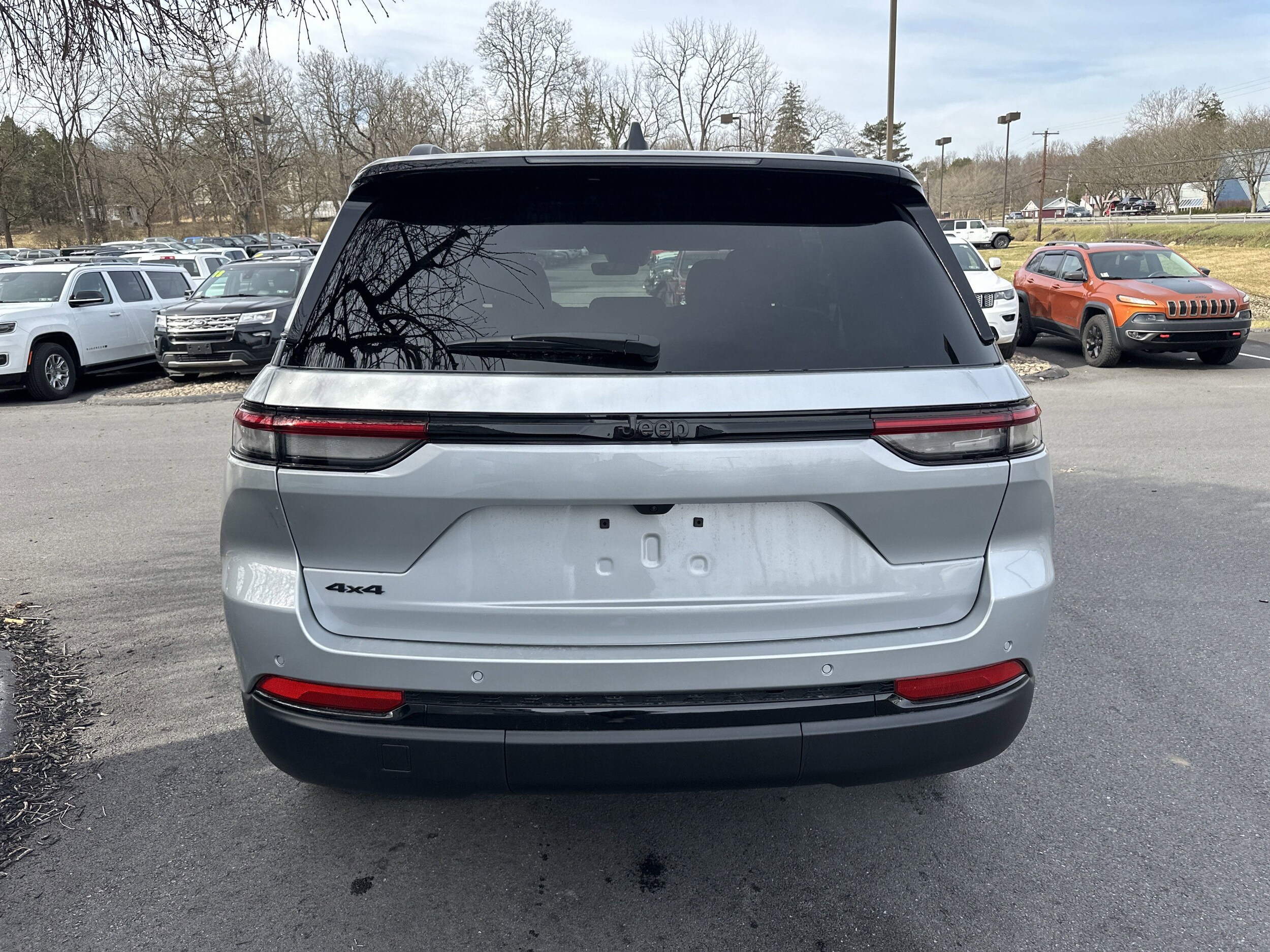 2025 Jeep Grand Cherokee Altitude photo 3