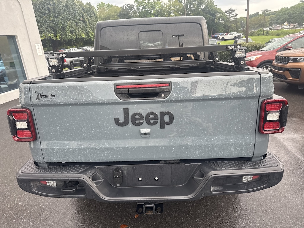 Used 2024 Jeep Gladiator Sport Truck Crew Cab