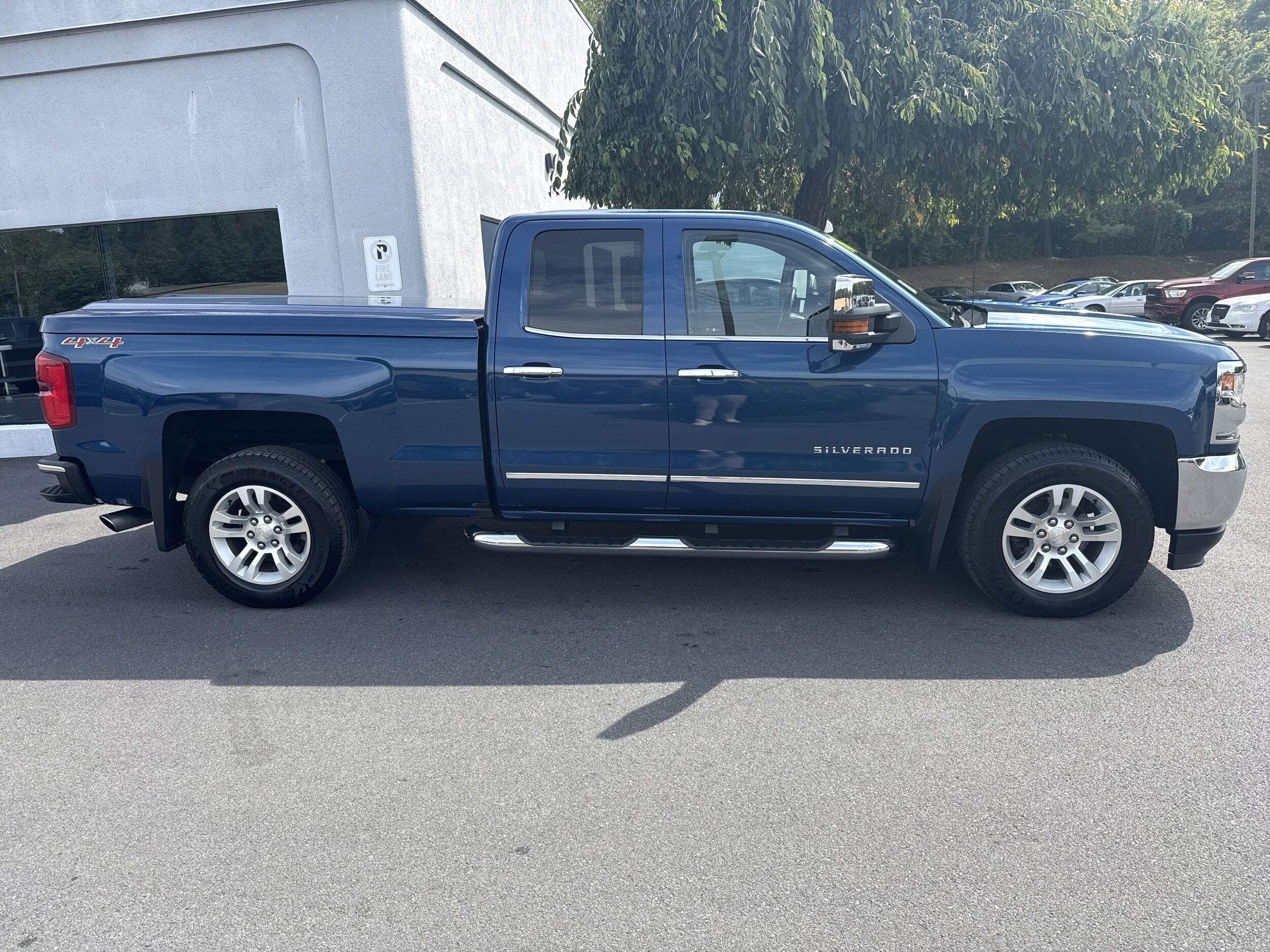 2016 Chevrolet Silverado 1500 LTZ photo 2