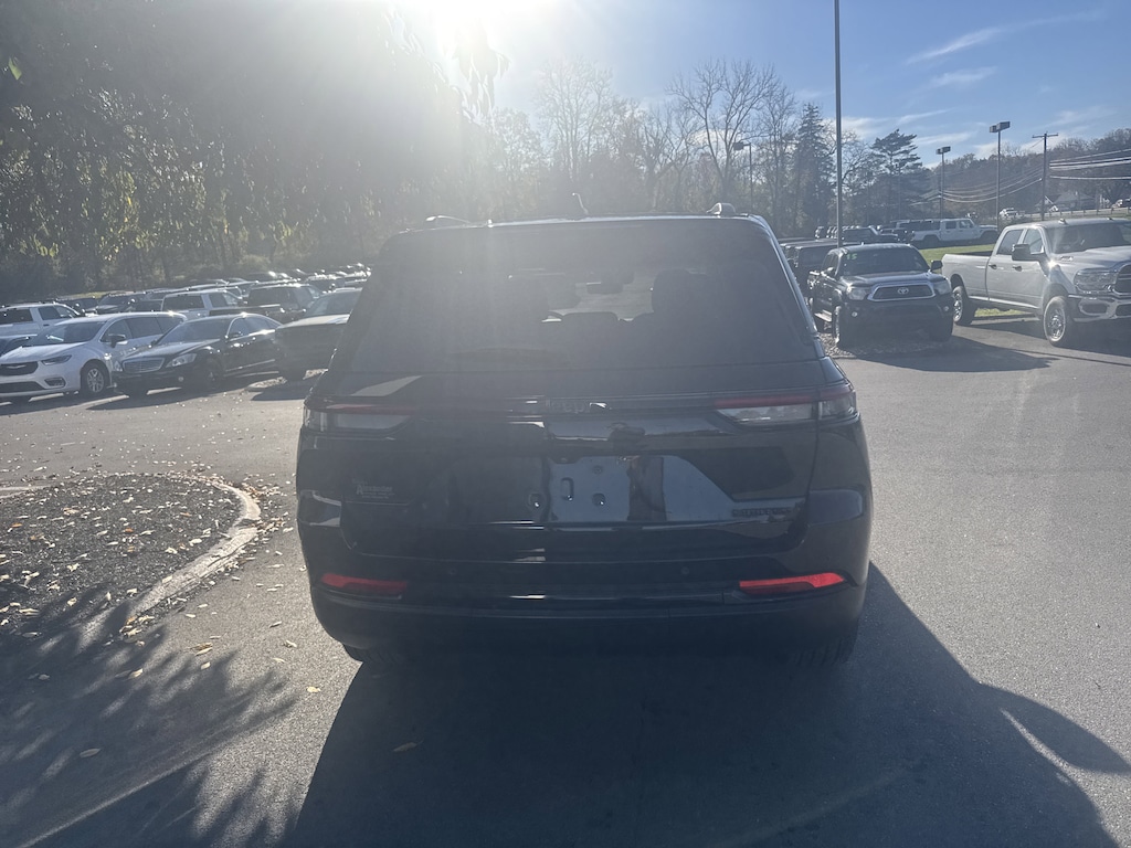 Used 2023 Jeep Grand Cherokee Limited SUV