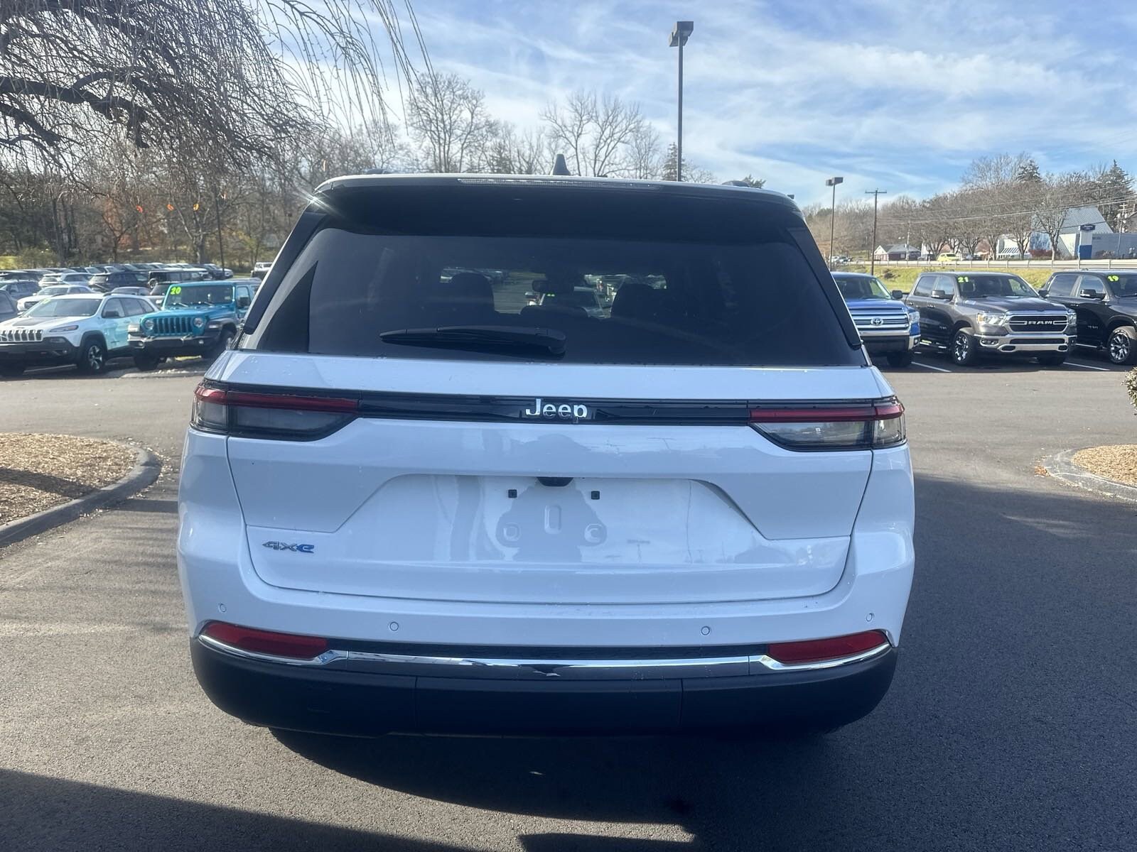 2024 Jeep Cherokee 4xe Sport photo 3