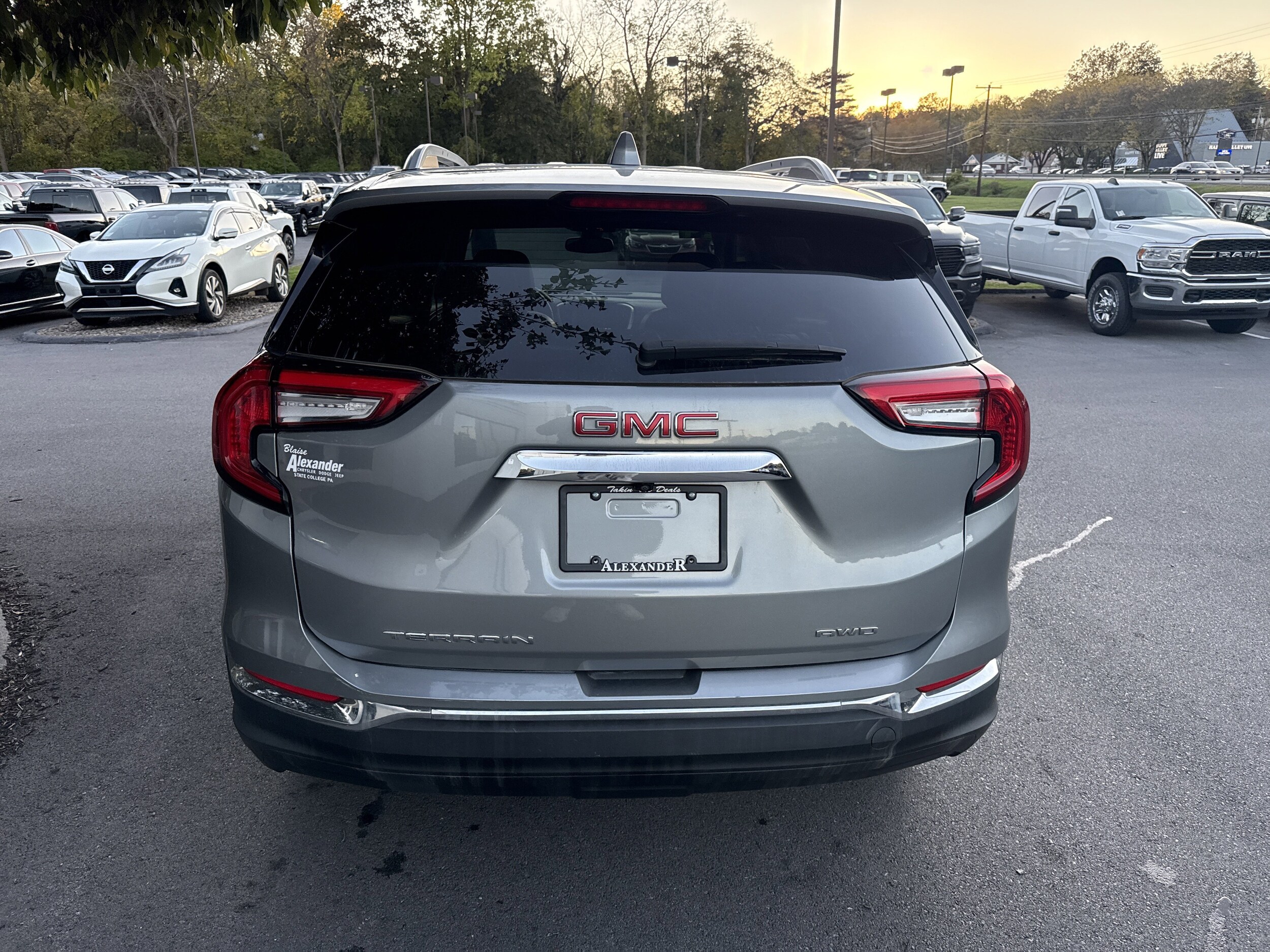 2024 Gmc Terrain SLT photo 4