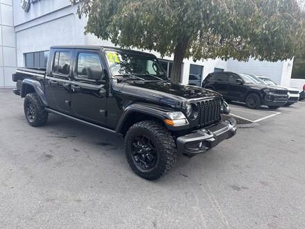 2022 Jeep Gladiator Sport Truck Crew Cab