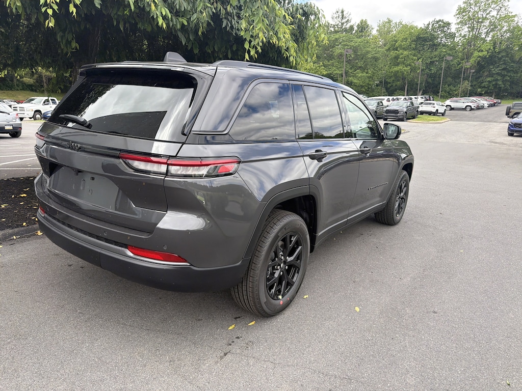 New 2026 Jeep Grand Cherokee LAREDO ALTITUDE 4X4 Sport Utility