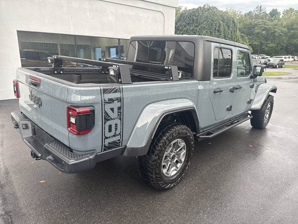 Used 2024 Jeep Gladiator Sport Truck Crew Cab