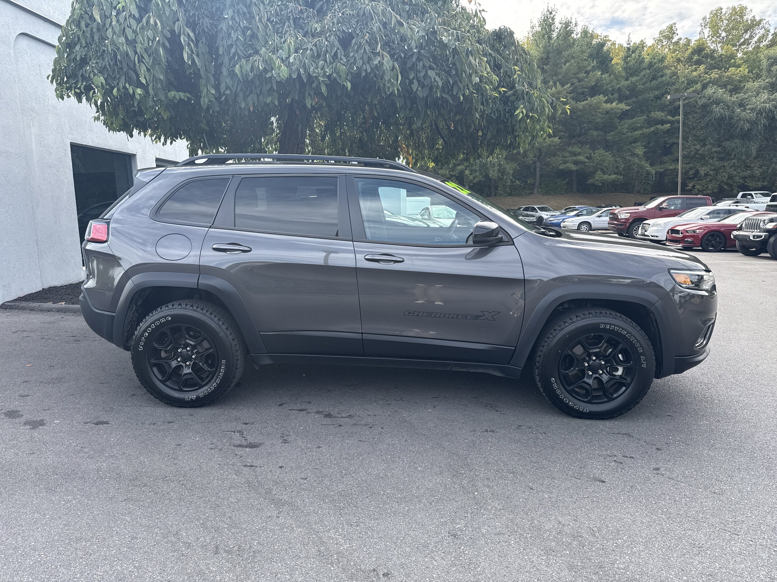 2022 Jeep Cherokee Latitude photo 2