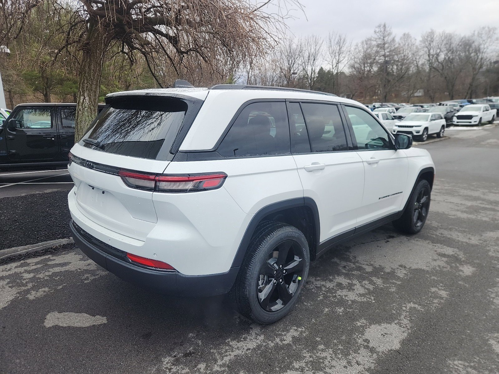 2025 Jeep Grand Cherokee Altitude X photo 3