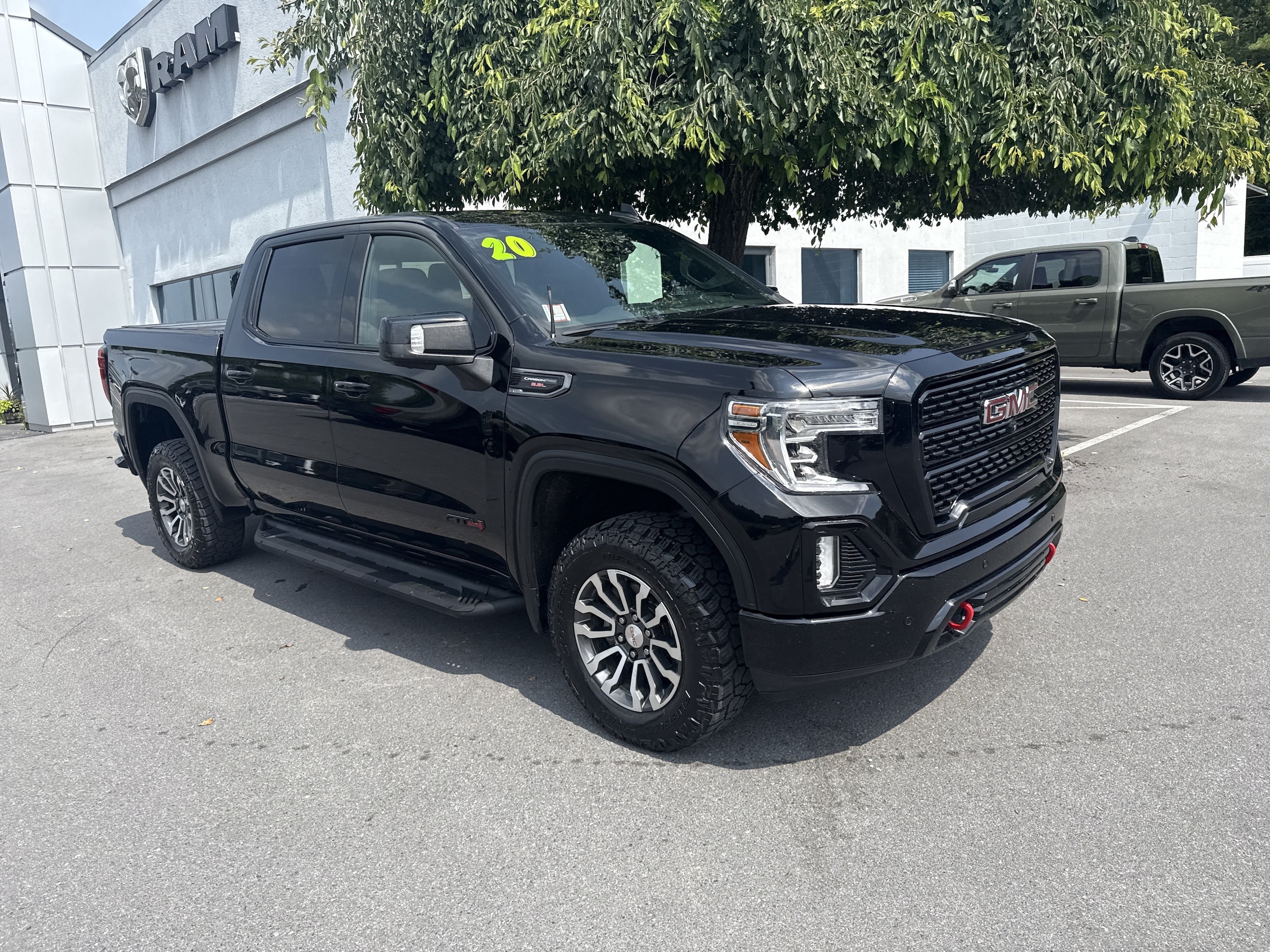 2020 GMC Sierra 4WD Crew Cab Short Box AT4's photo