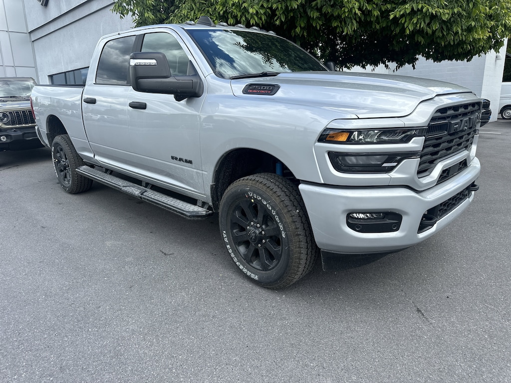 New 2026 Ram 2500 BIG HORN CREW CAB 4X4 6'4 BOX Pickup