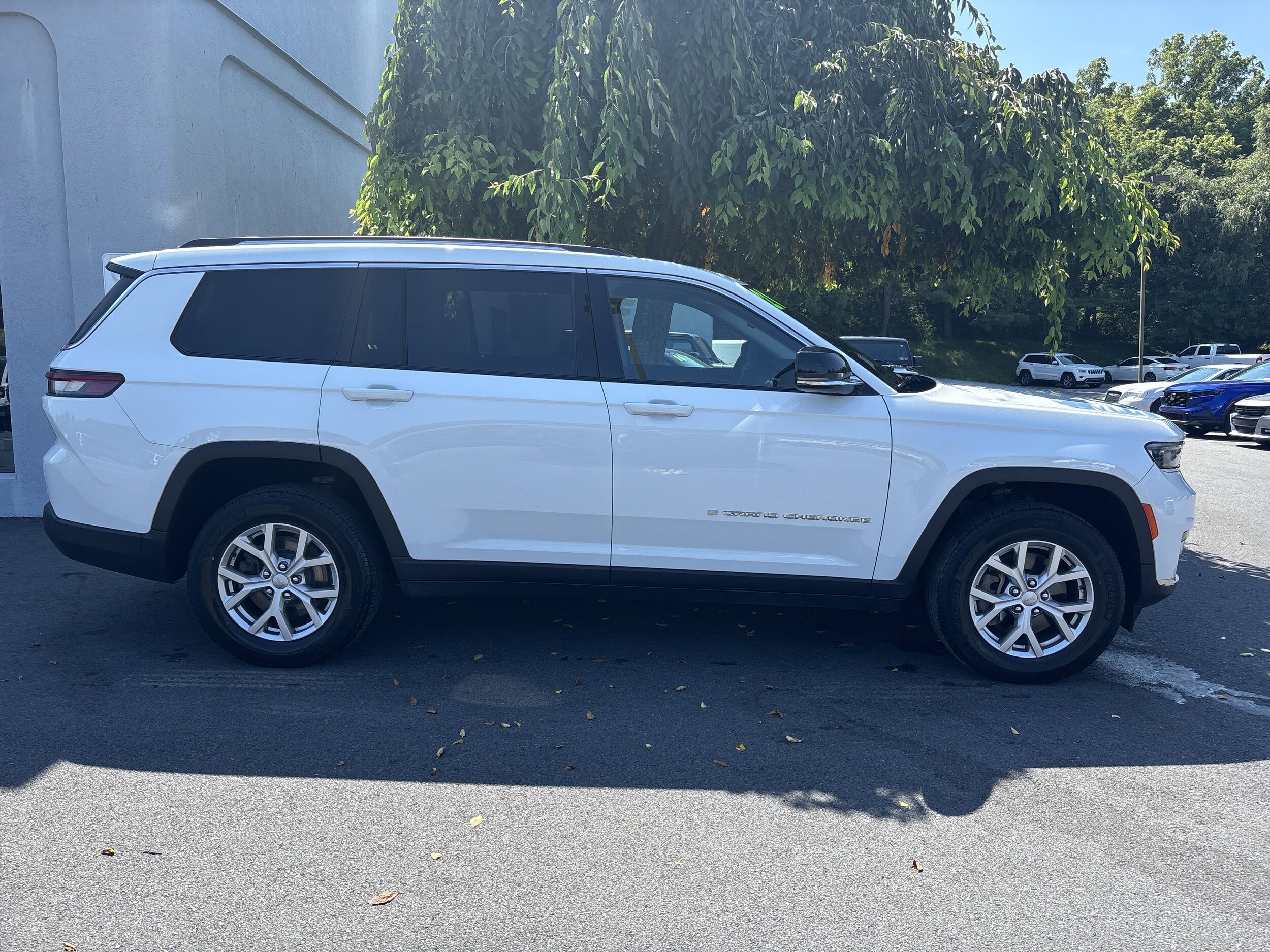 2021 Jeep Grand Cherokee Limited photo 2
