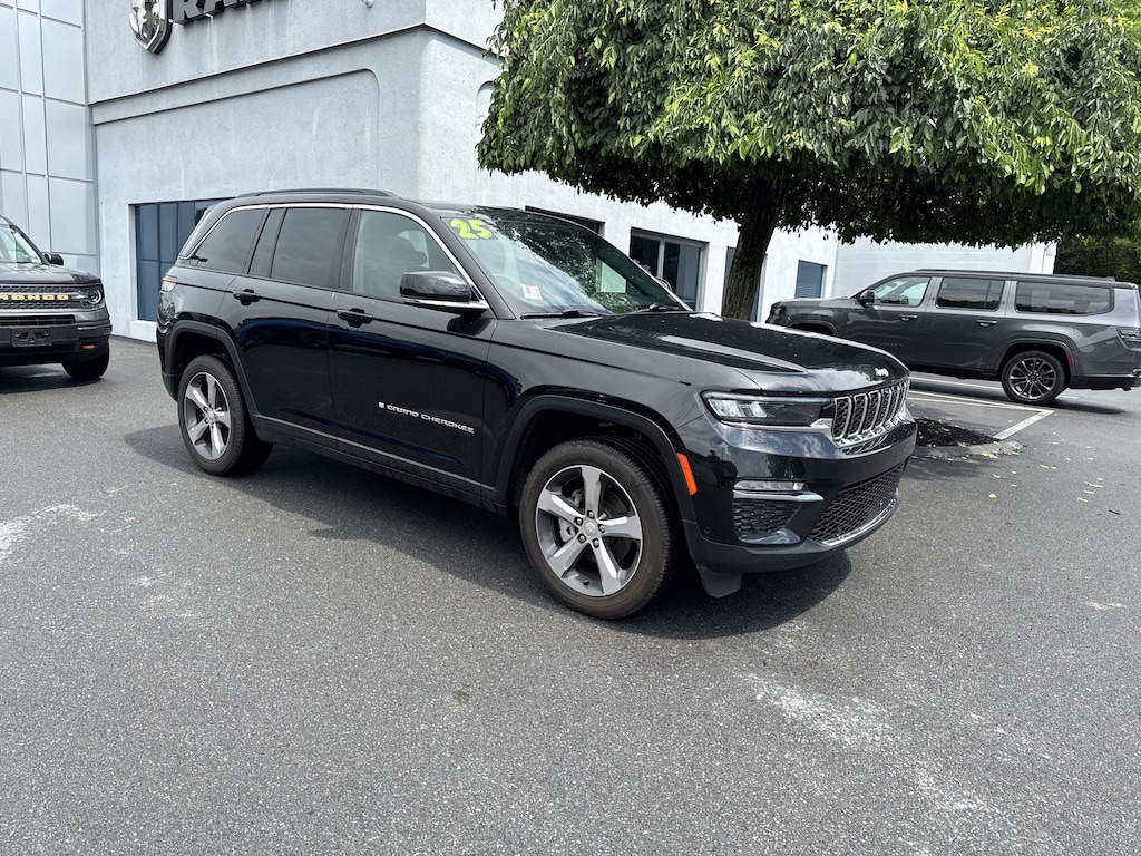 Used 2025 Jeep Grand Cherokee Limited SUV